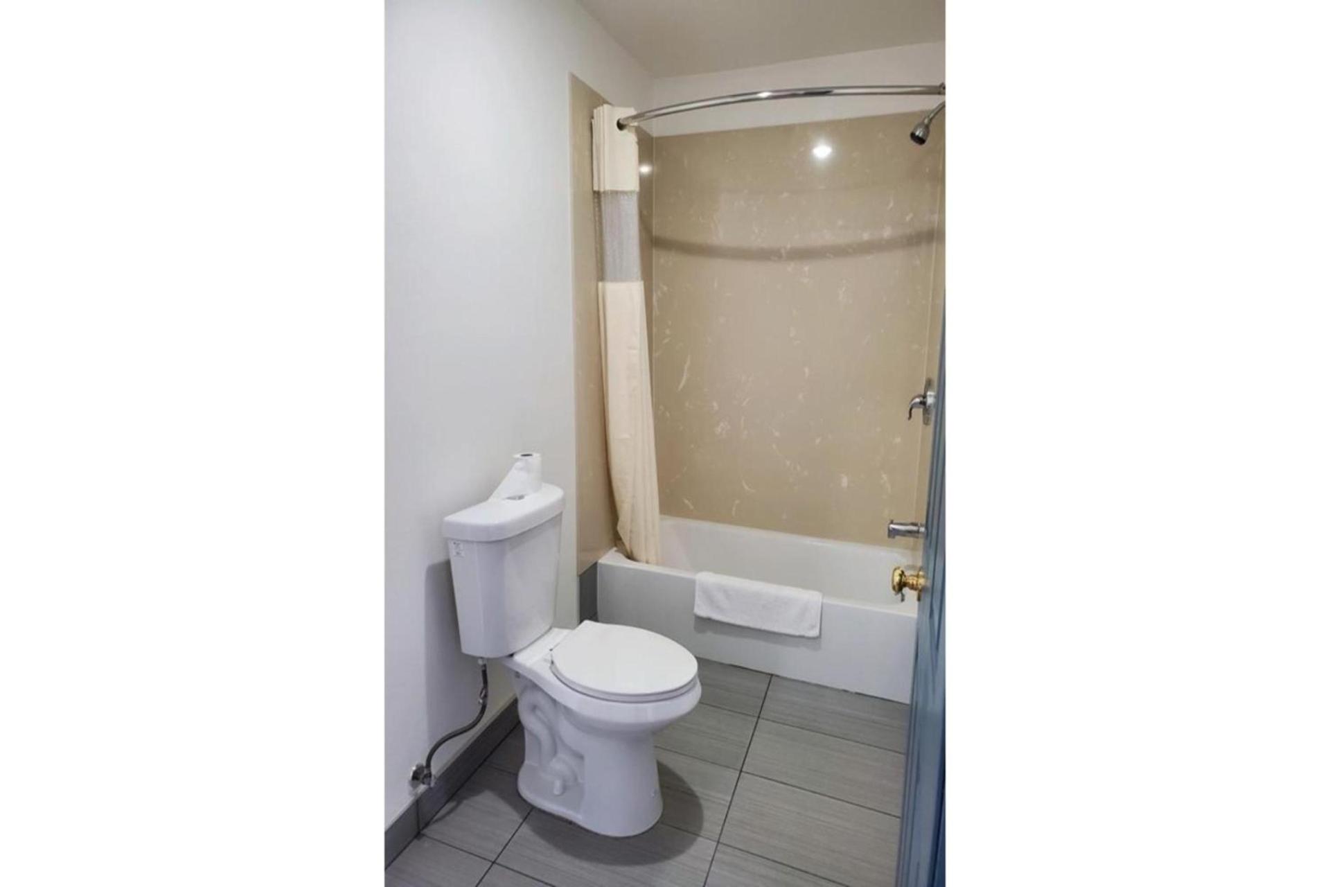 Premier Inn & Suites -Listing Partner photo 5
