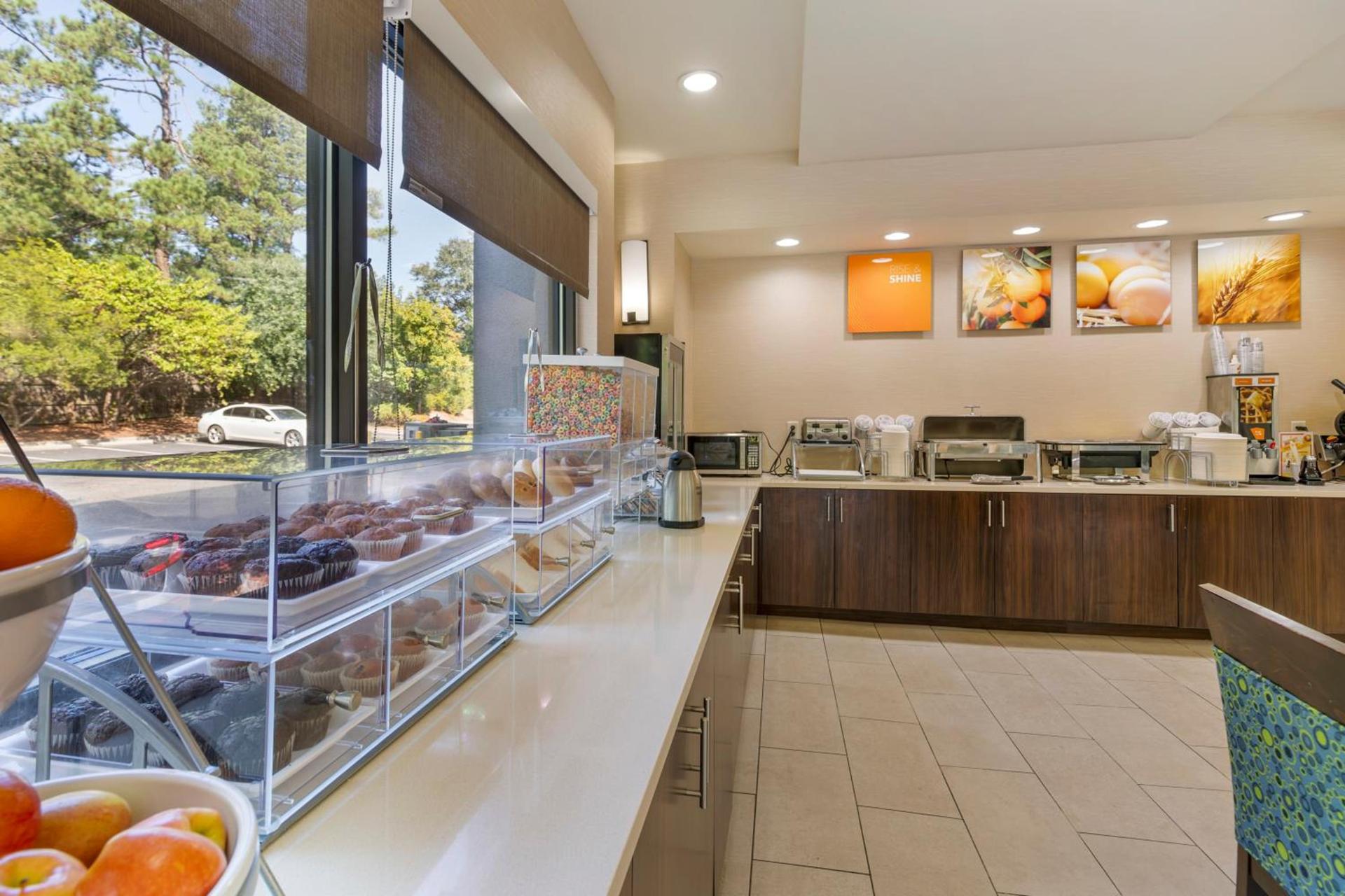 Comfort Suites Columbia Northeast - Fort Jackson photo 48