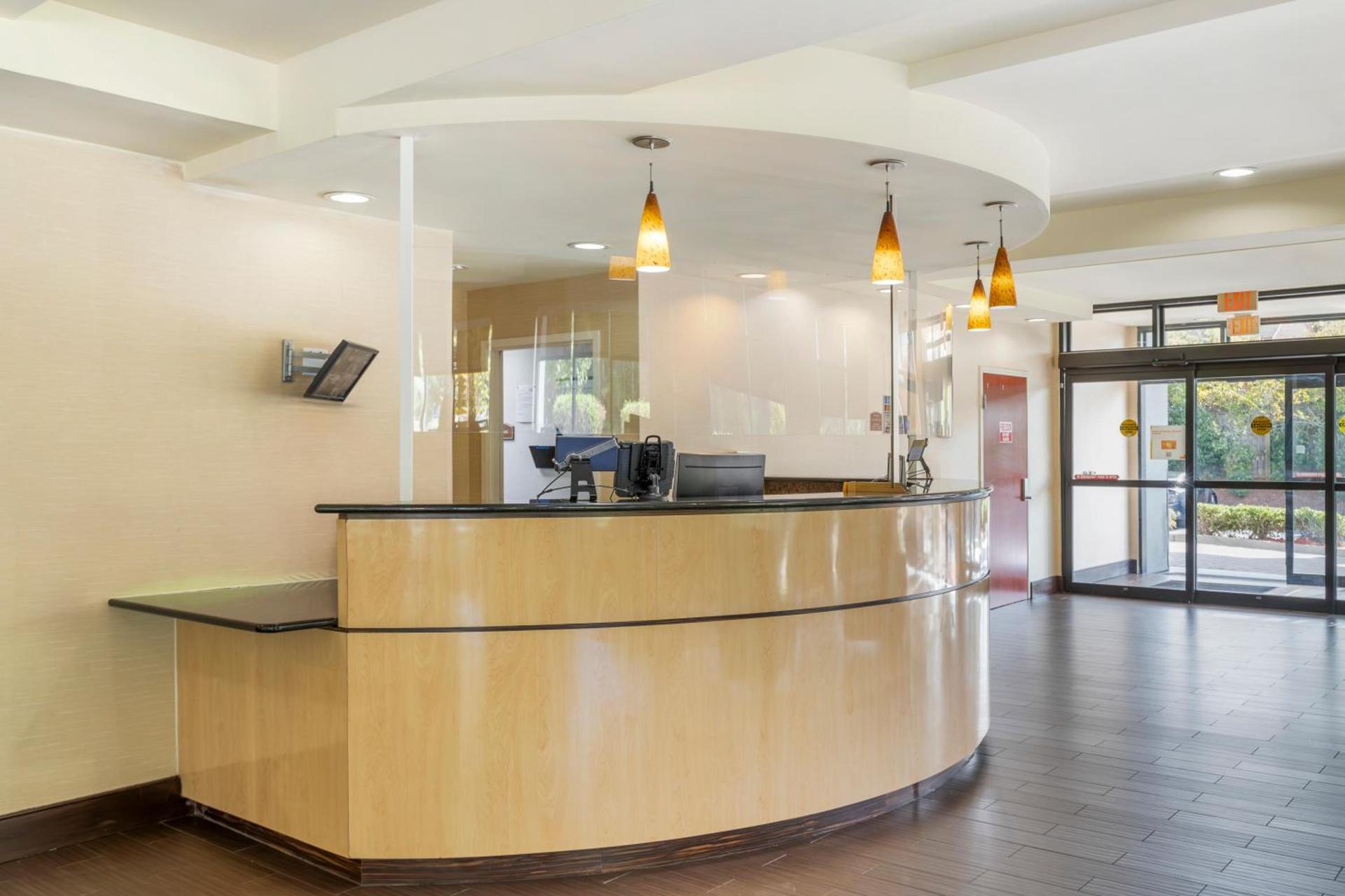 Comfort Suites Columbia Northeast - Fort Jackson photo 62