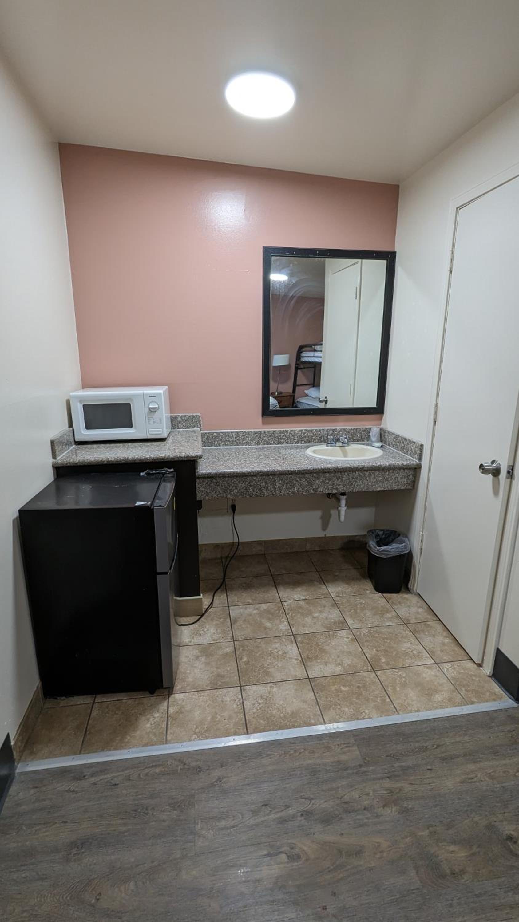 Portland Value Inn photo 10