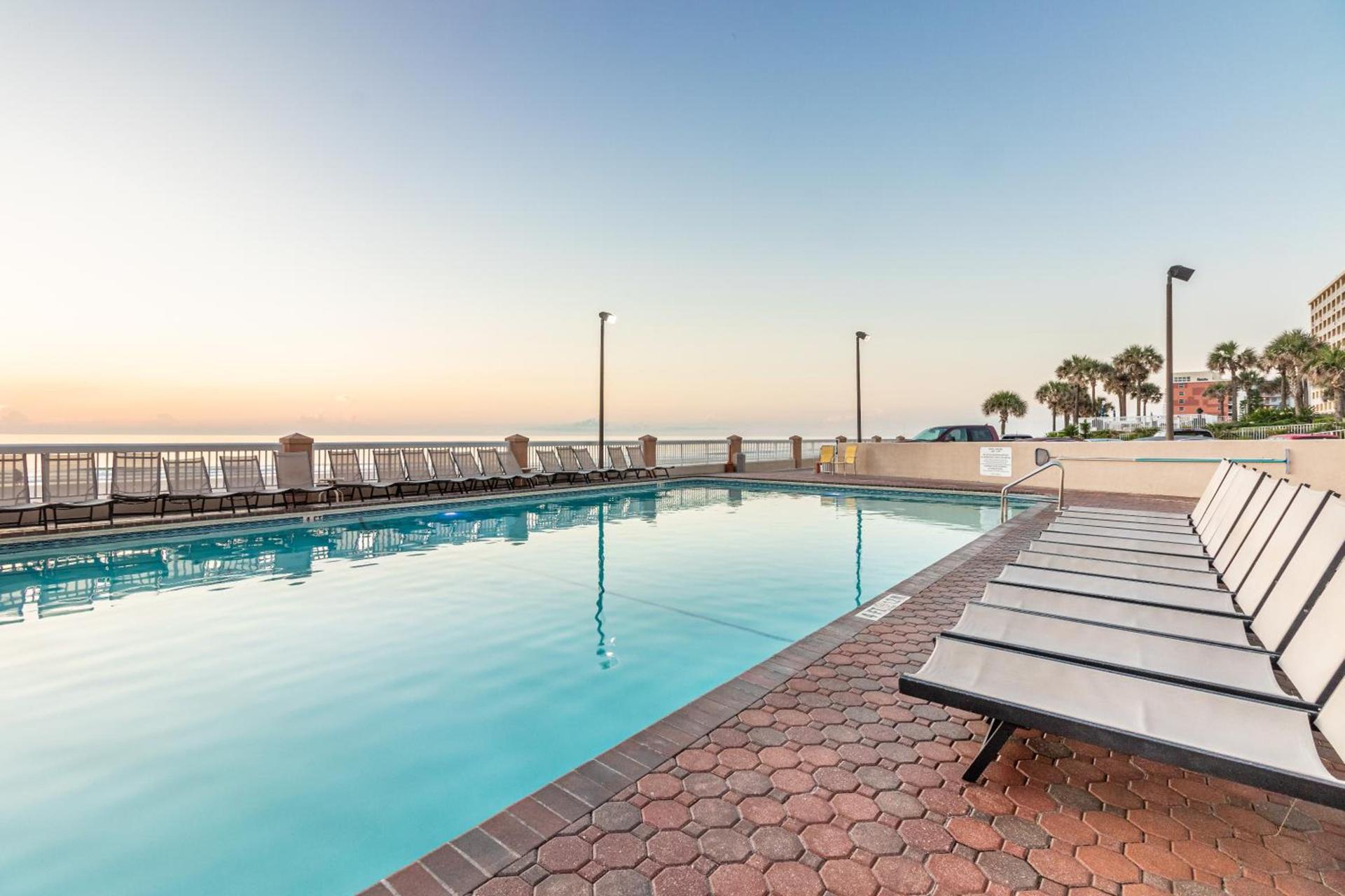 Hampton Inn Daytona Shores-Oceanfront photo 59