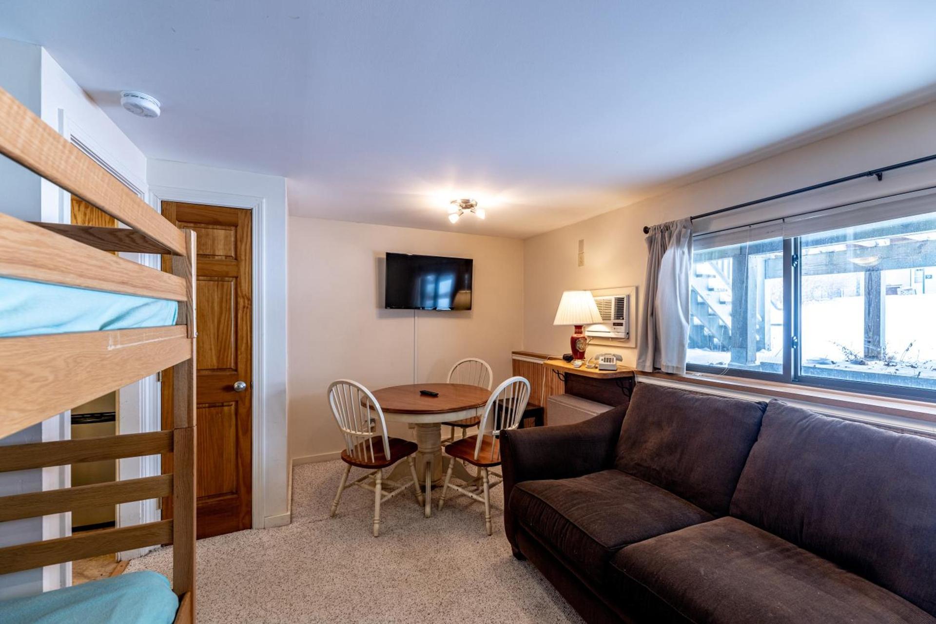 Smugglers' Notch Resort Private Suites photo 61