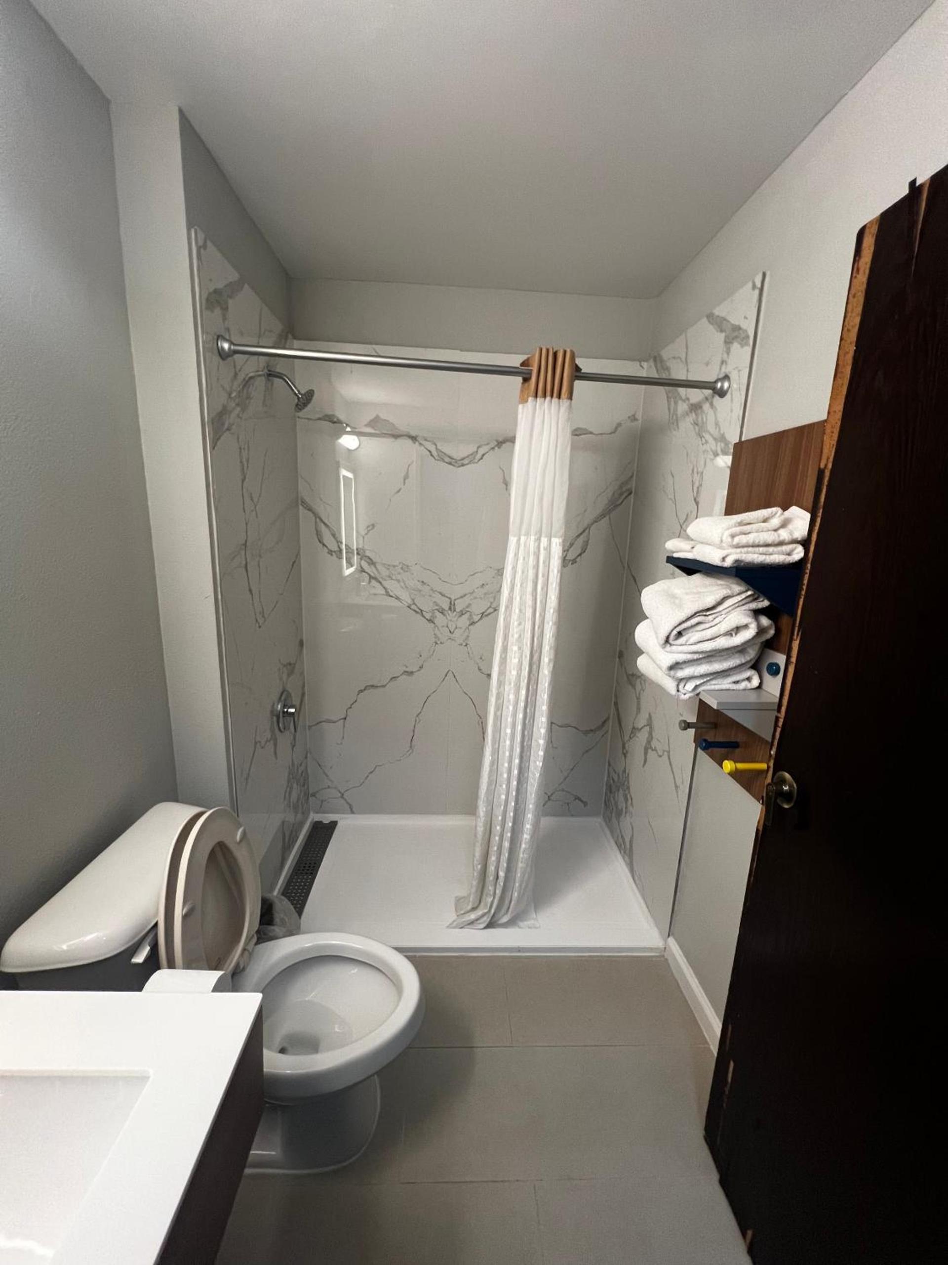 Microtel Inn by Wyndham Atlanta Airport photo 18