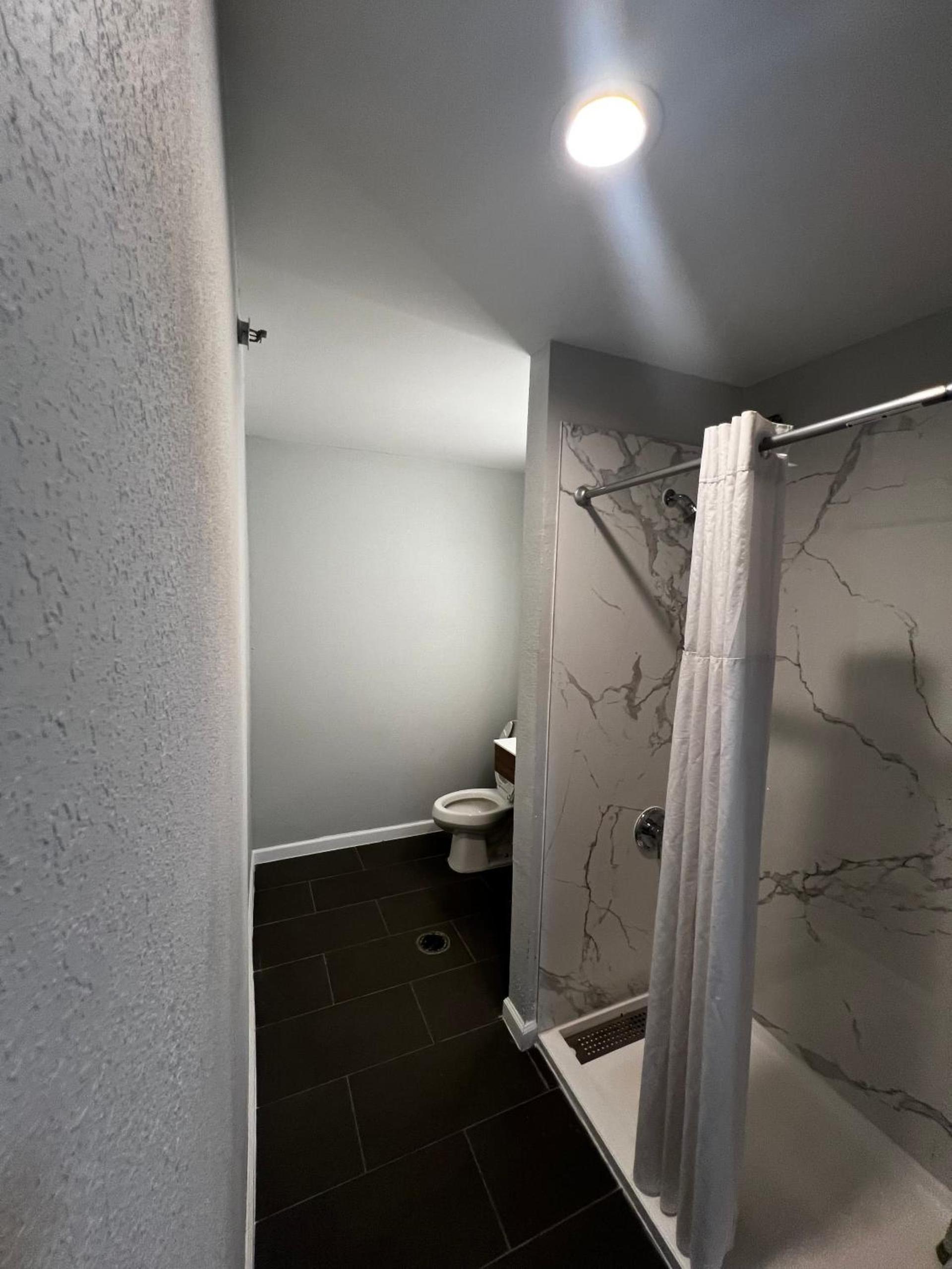 Microtel Inn by Wyndham Atlanta Airport photo 34