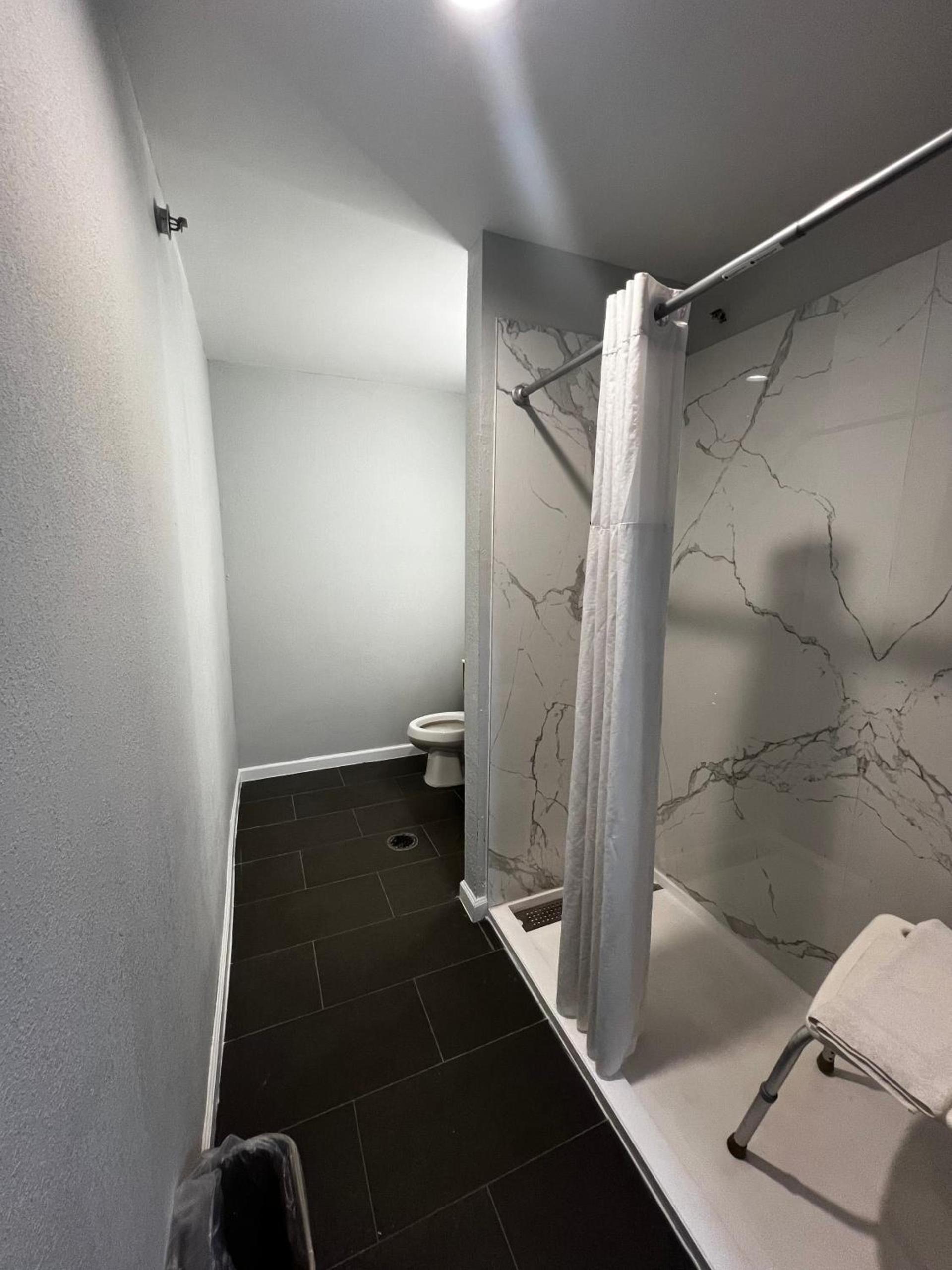 Microtel Inn by Wyndham Atlanta Airport photo 28