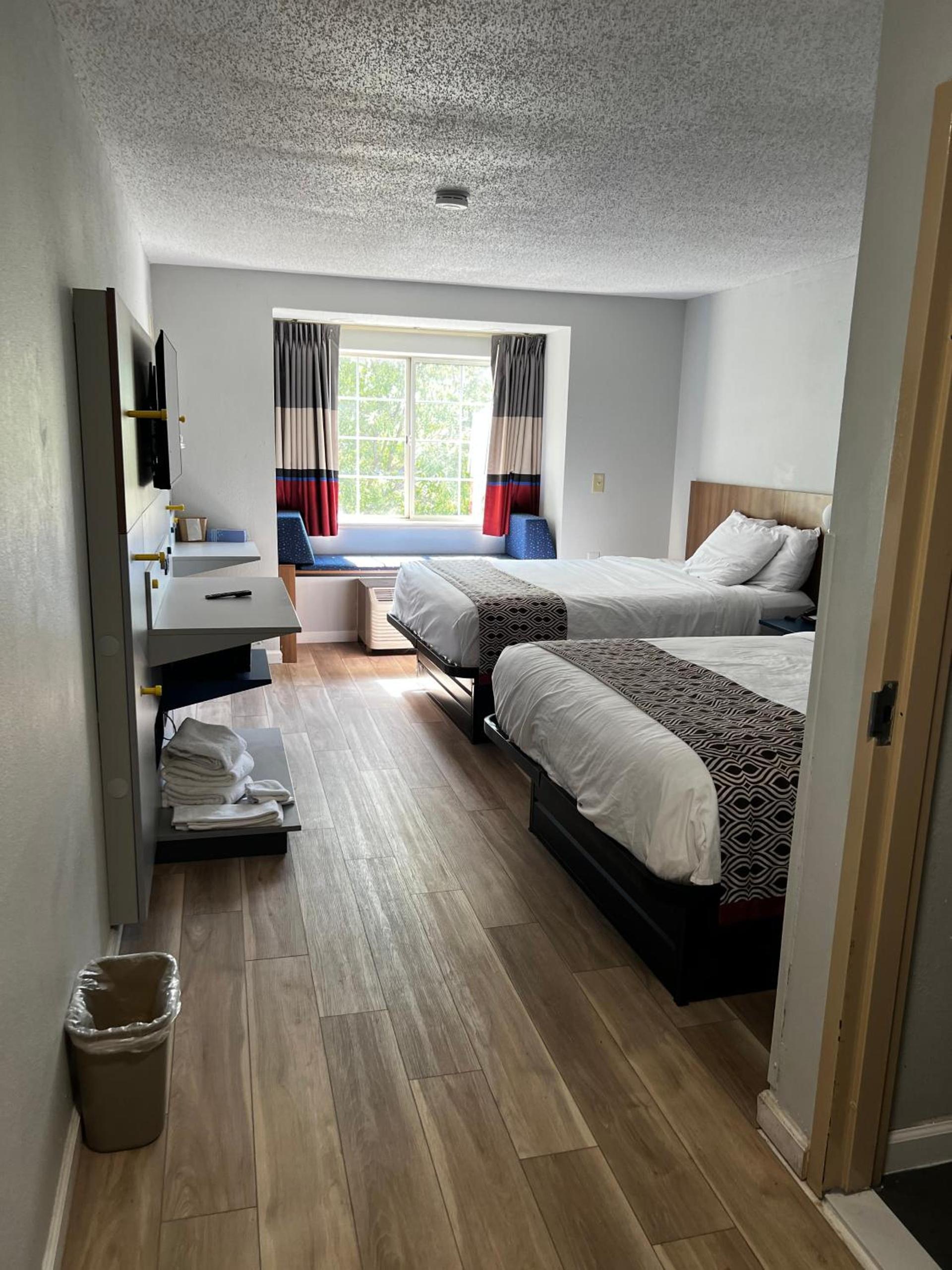 Microtel Inn by Wyndham Atlanta Airport photo 38