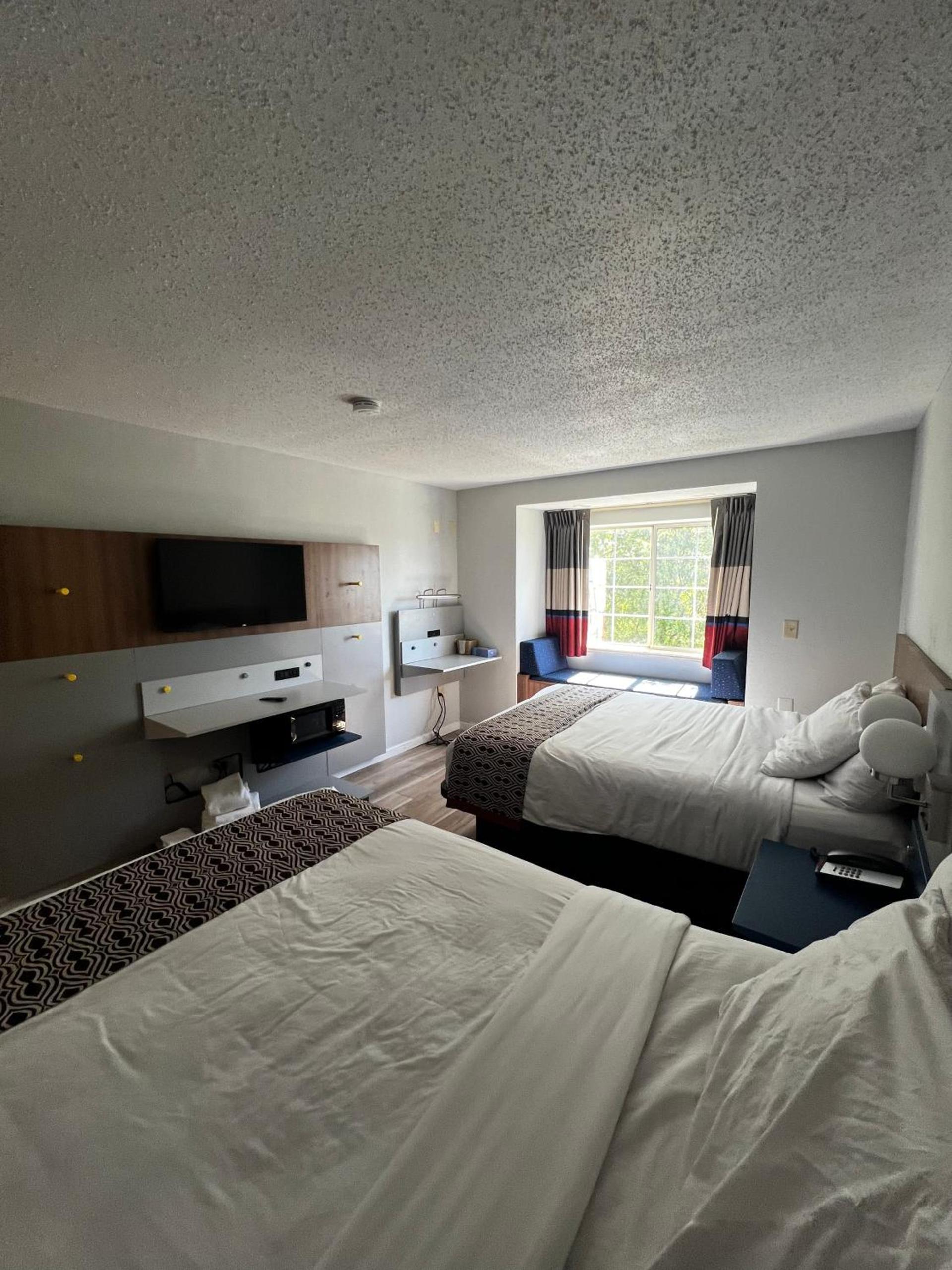 Microtel Inn by Wyndham Atlanta Airport photo 39