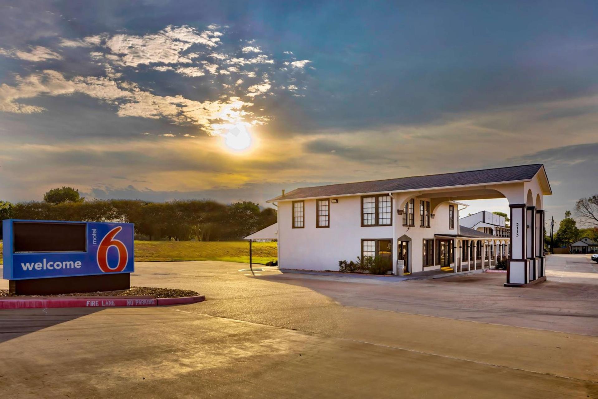 Motel 6-Bryan, TX - College Station — hotel in Bryan