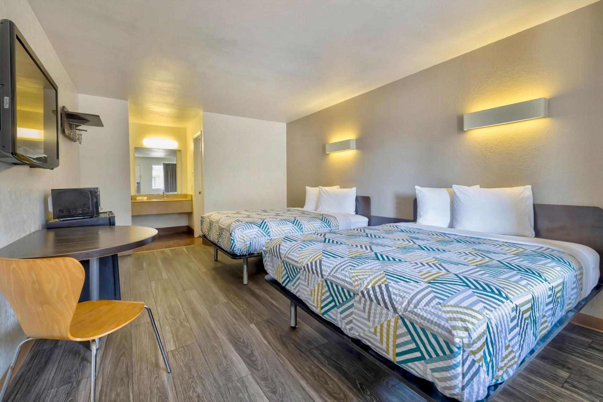 Motel 6-Bryan, TX - College Station photo 4