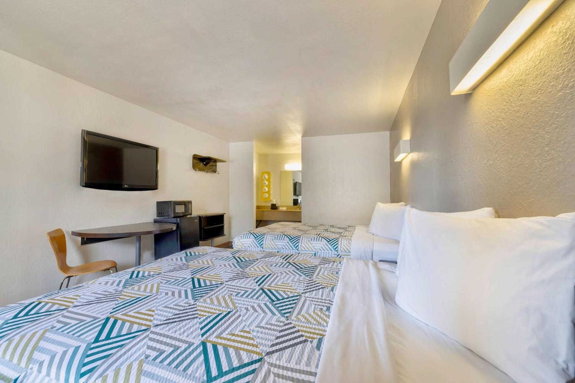 Motel 6-Bryan, TX - College Station photo 5