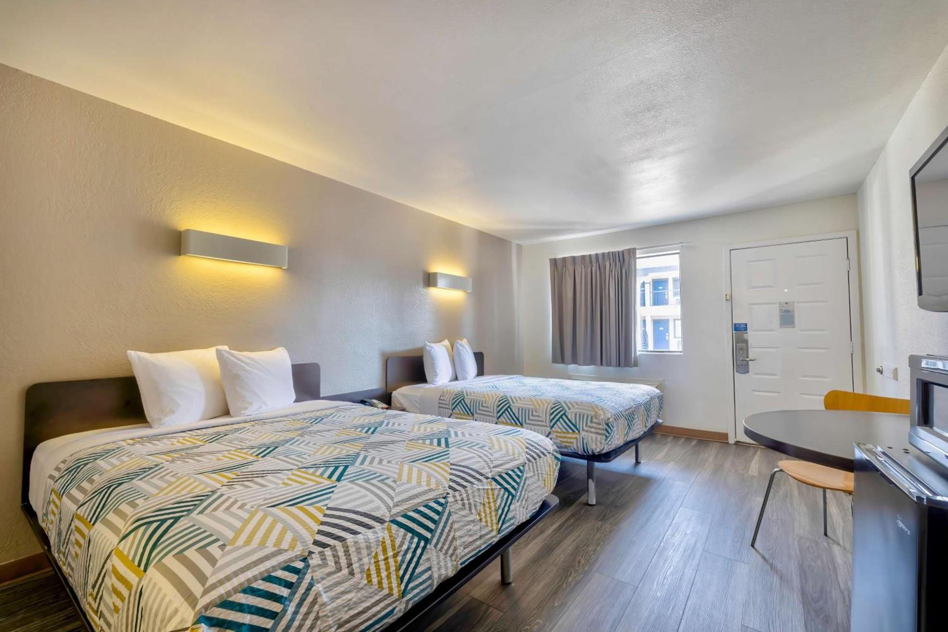 Motel 6-Bryan, TX - College Station photo 8