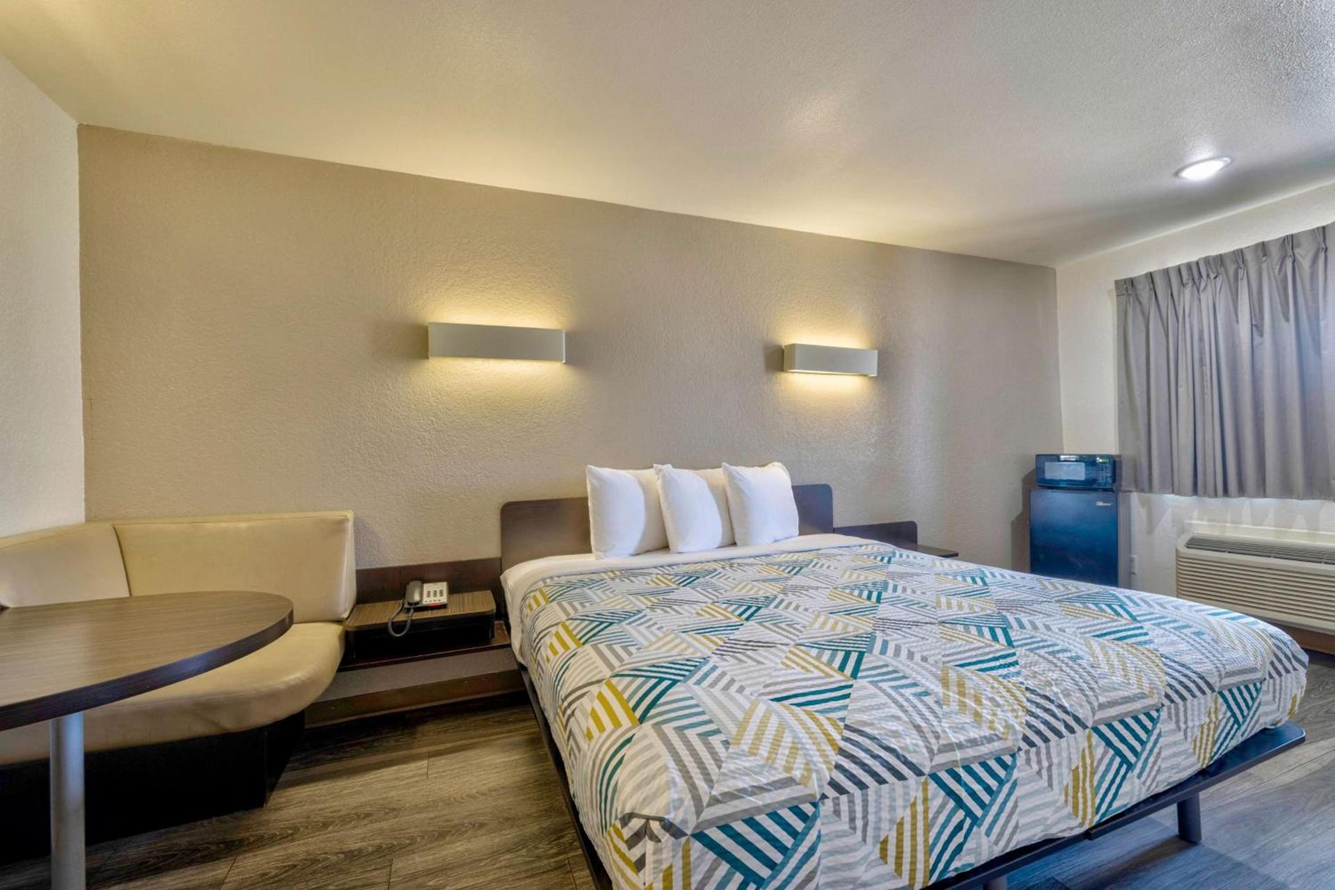 Motel 6-Bryan, TX - College Station photo 18