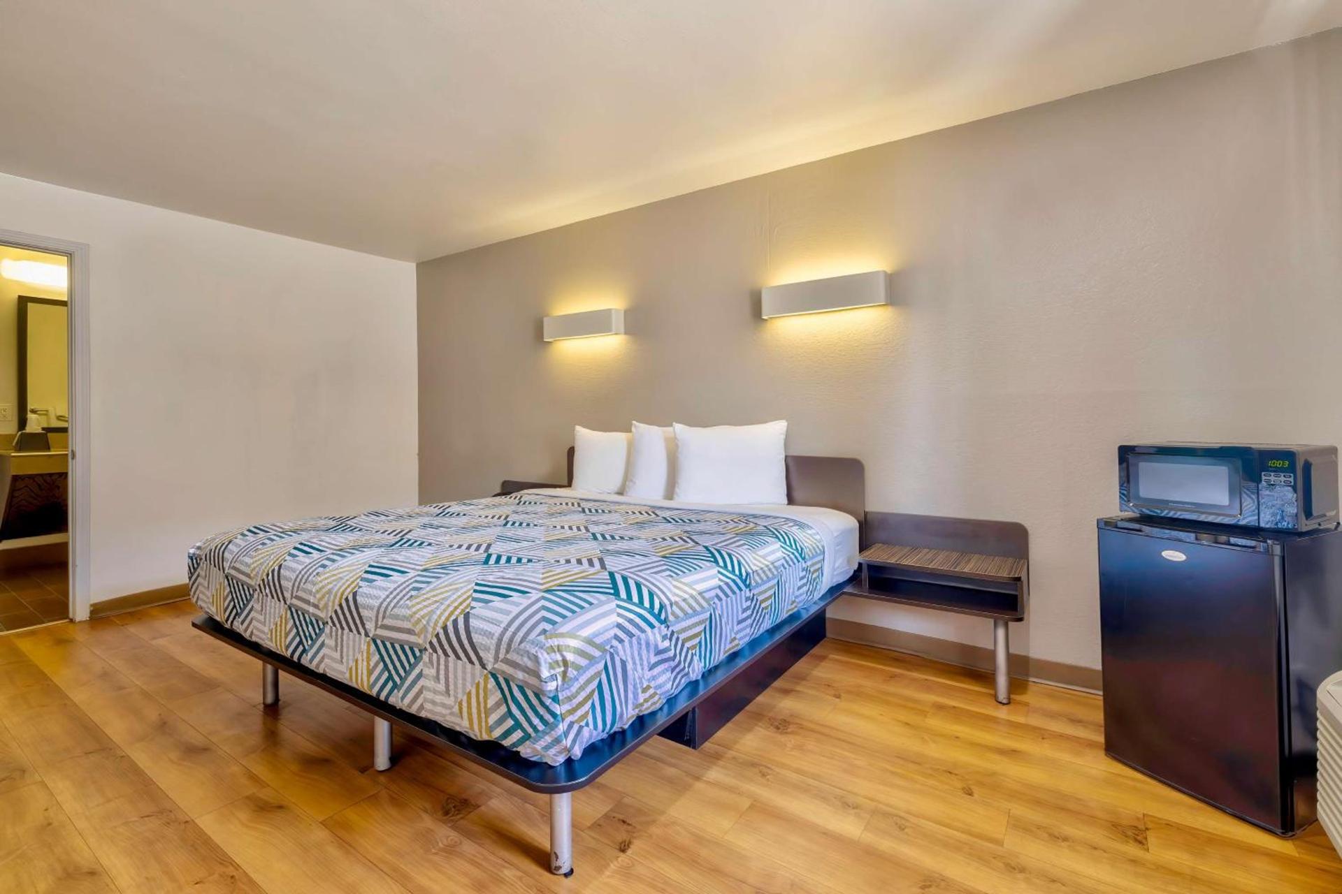 Motel 6-Bryan, TX - College Station photo 20
