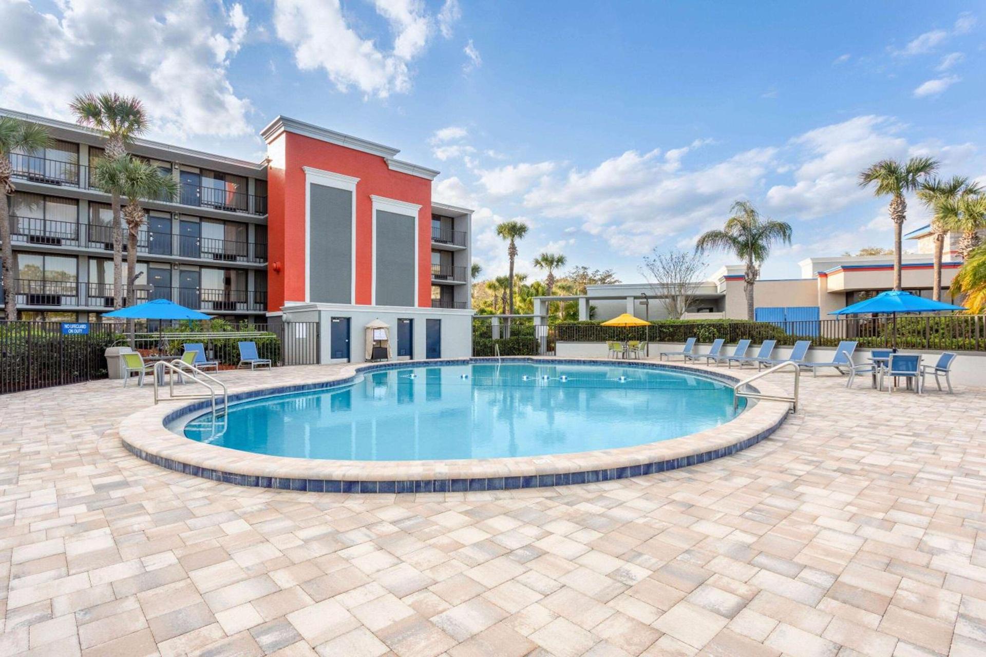 Days Inn by Wyndham Orlando Conv. Center/International Dr photo 2