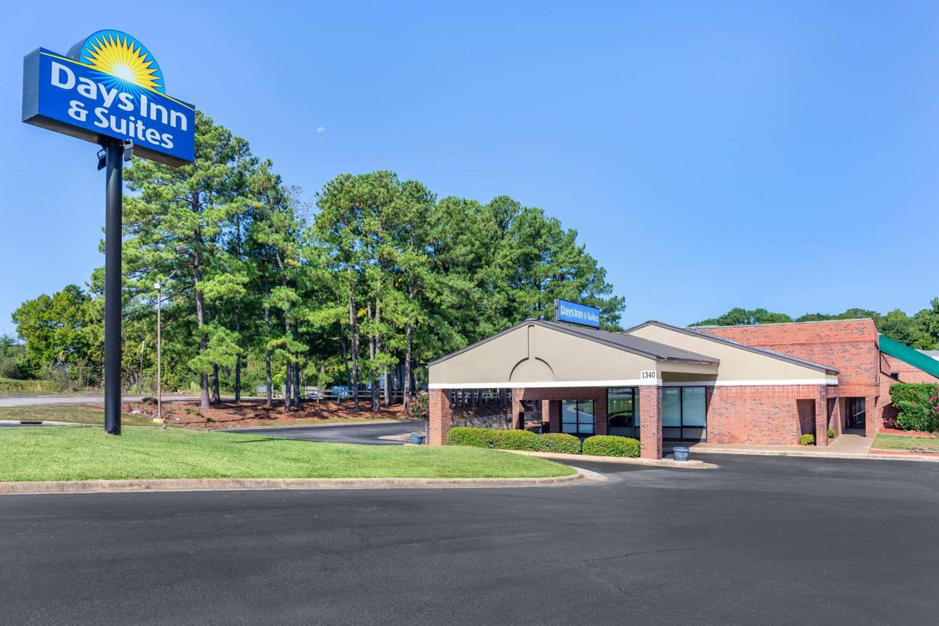 Days Inn & Suites by Wyndham Rocky Mount Golden East photo 16