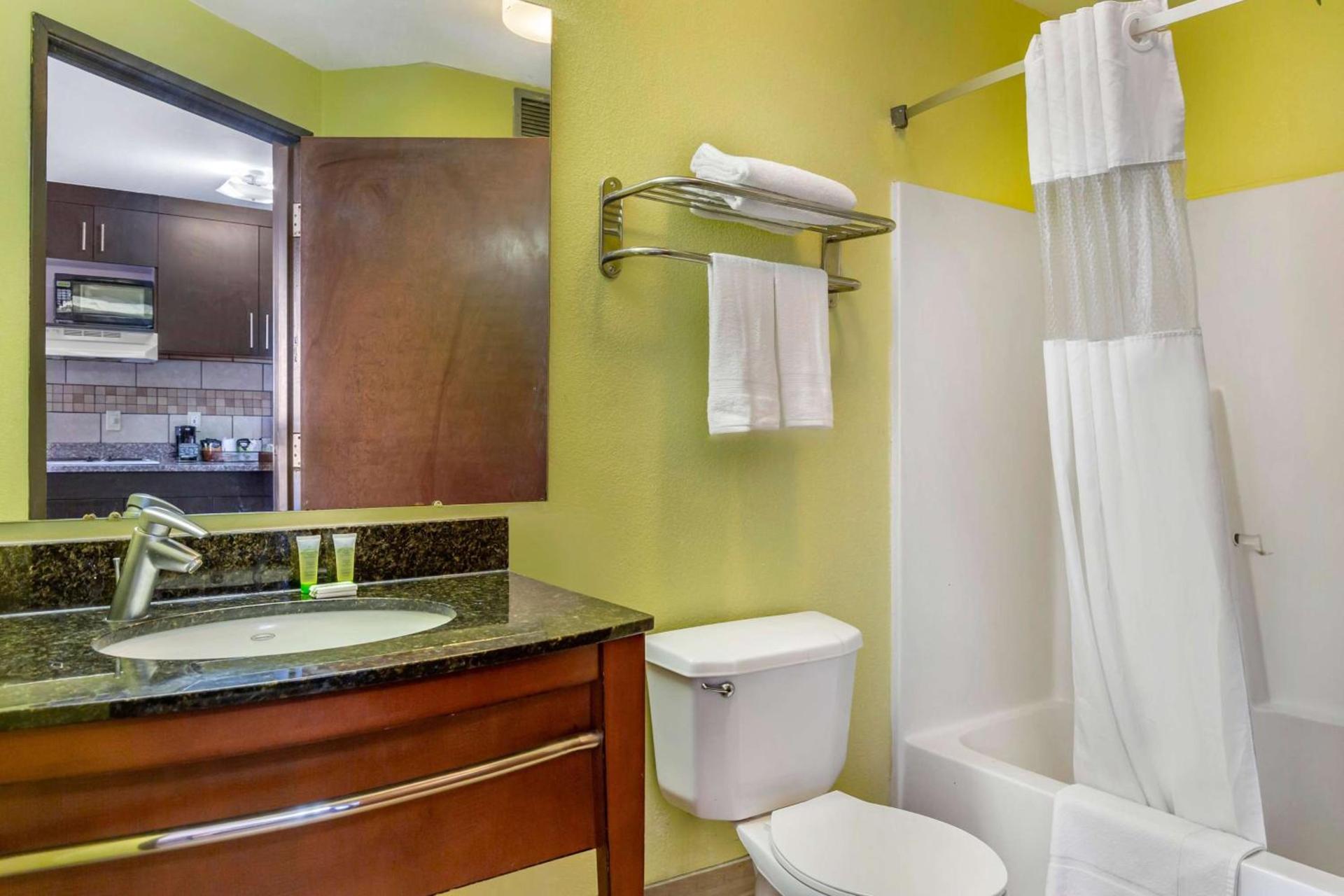 Days Inn & Suites by Wyndham Rocky Mount Golden East photo 49