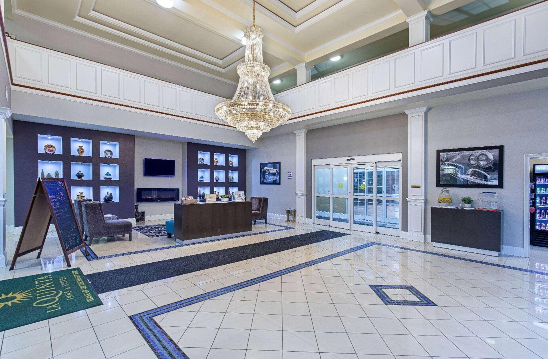La Quinta by Wyndham Bowling Green photo 10