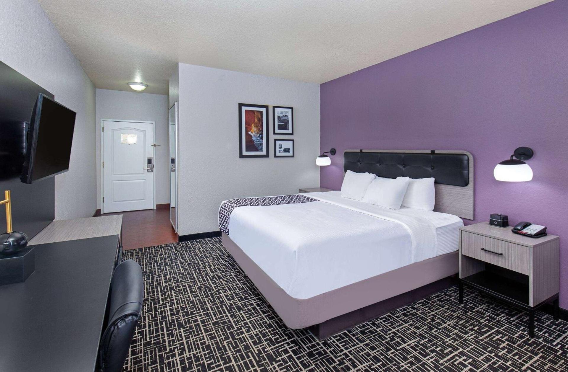 La Quinta by Wyndham Bowling Green photo 41