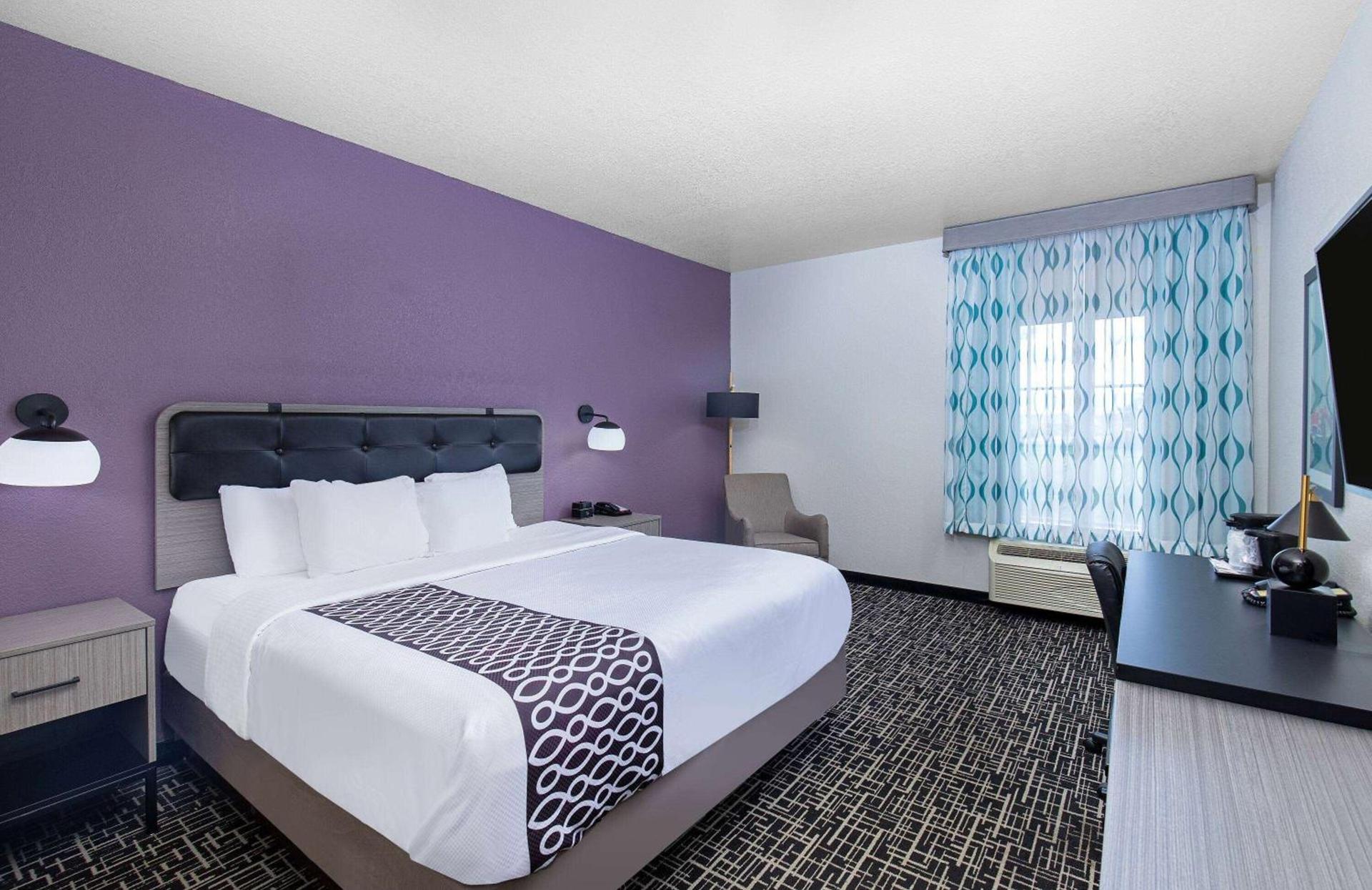 La Quinta by Wyndham Bowling Green photo 43