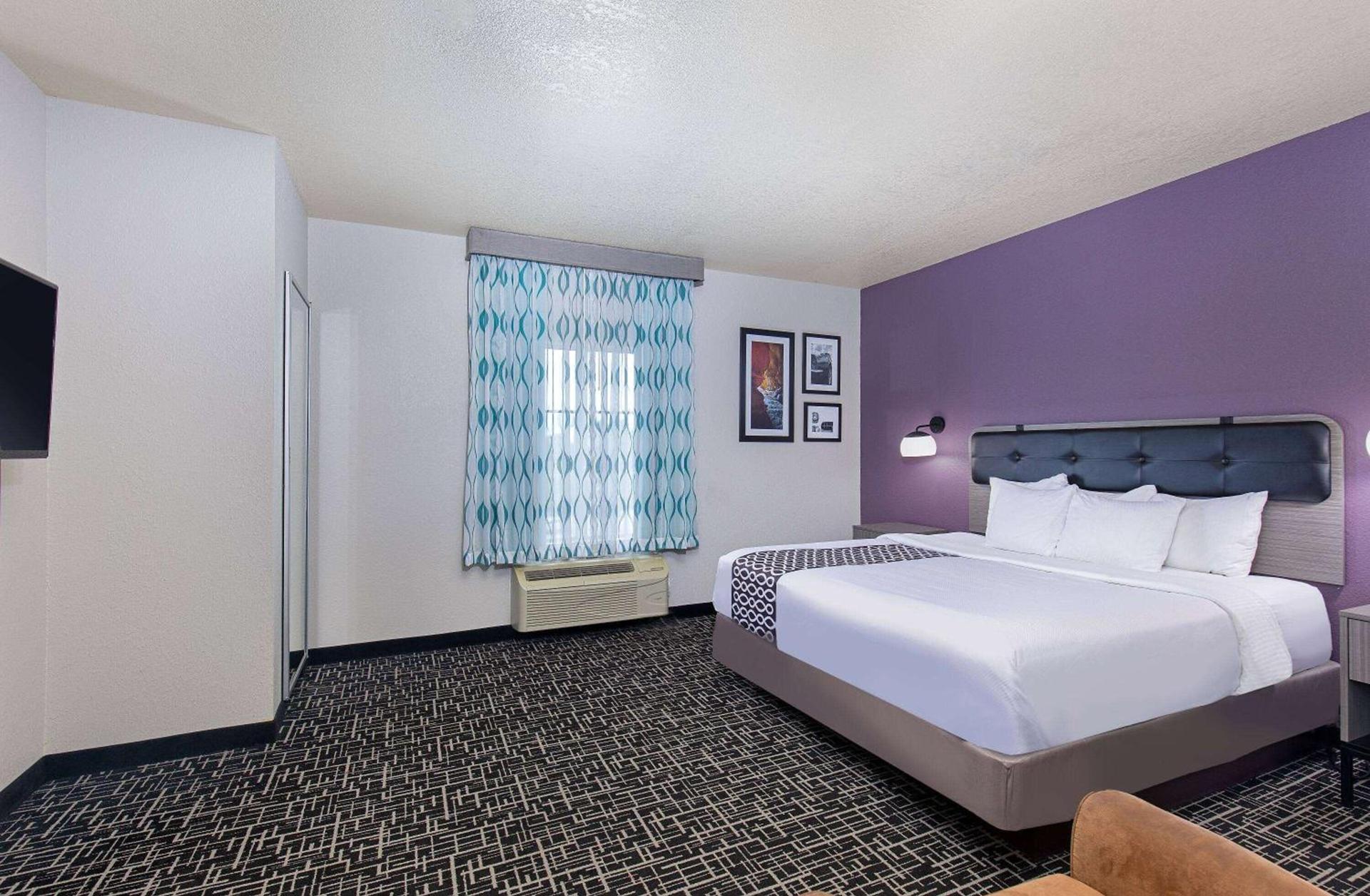 La Quinta by Wyndham Bowling Green photo 50