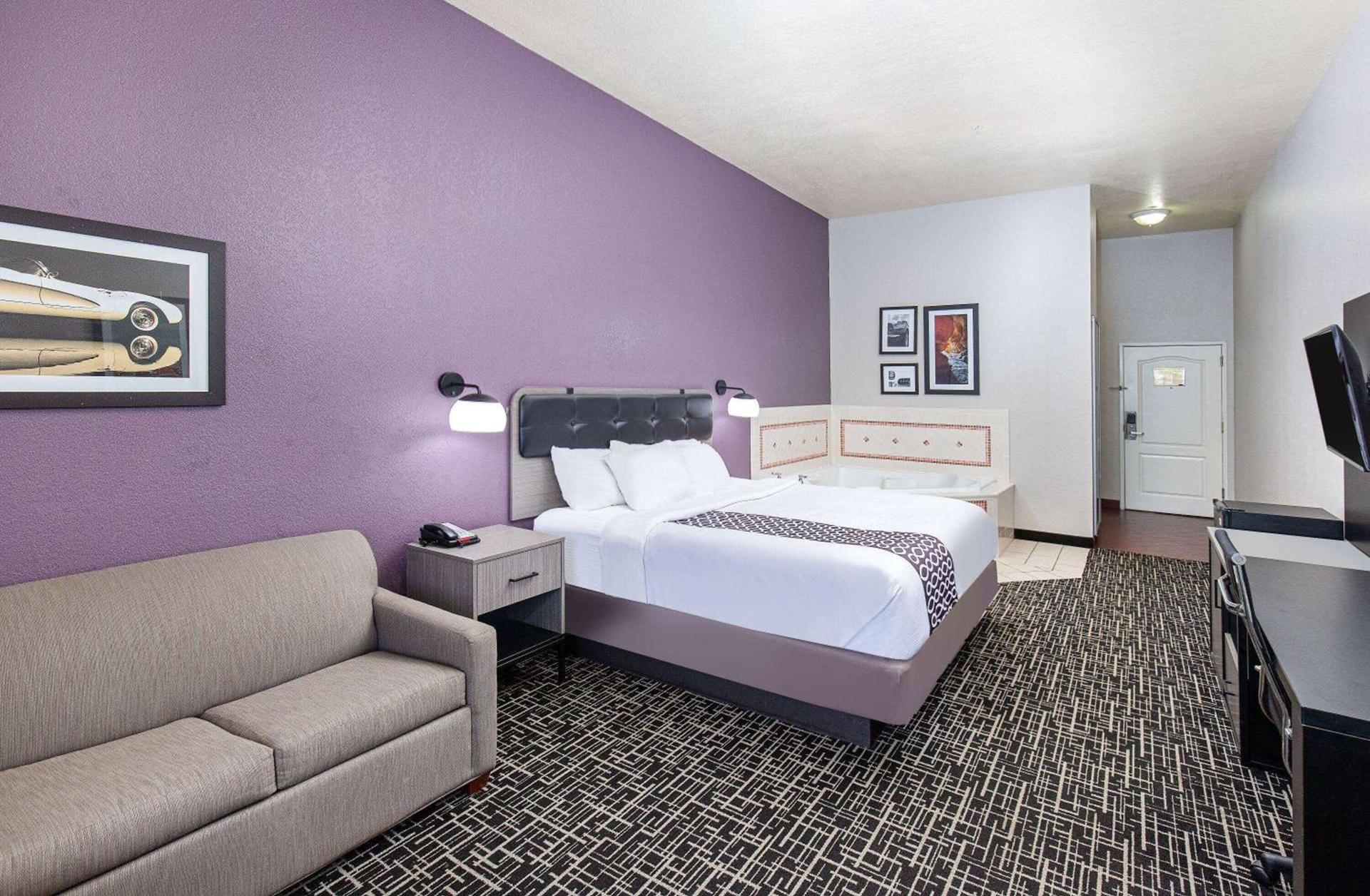 La Quinta by Wyndham Bowling Green photo 55