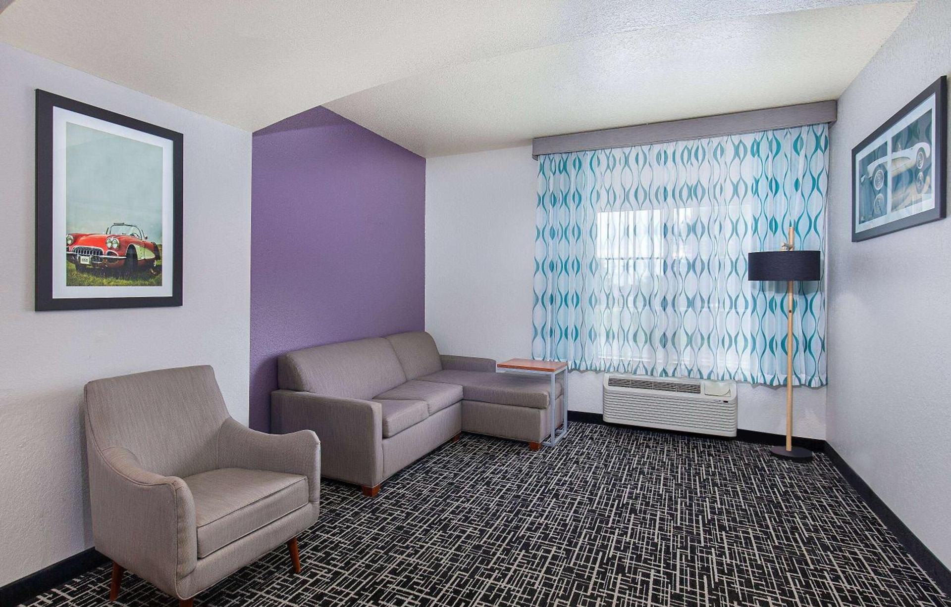 La Quinta by Wyndham Bowling Green photo 61