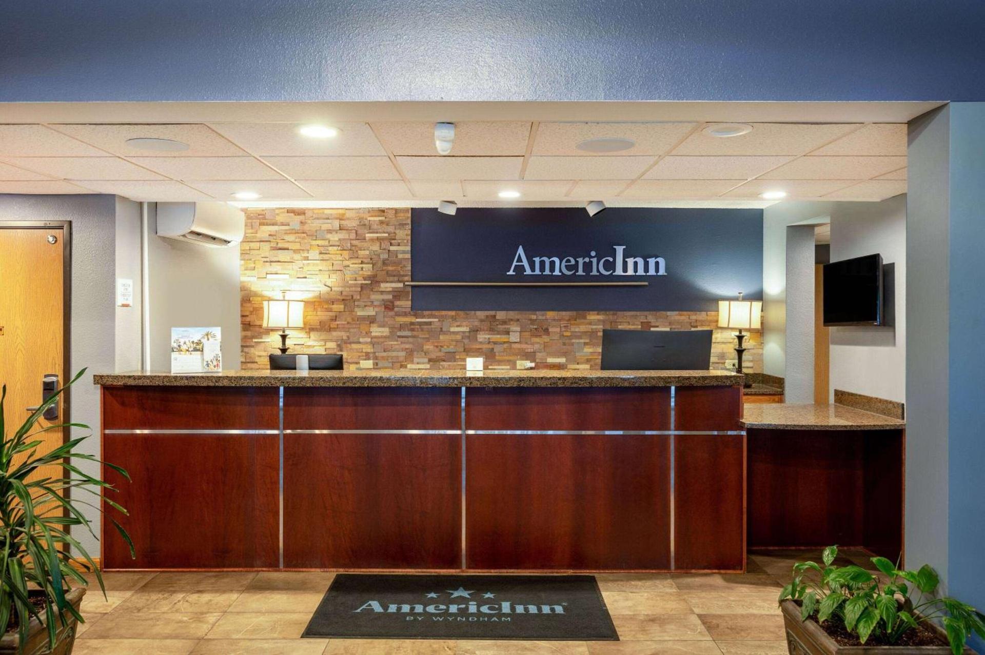 AmericInn by Wyndham Eau Claire photo 5