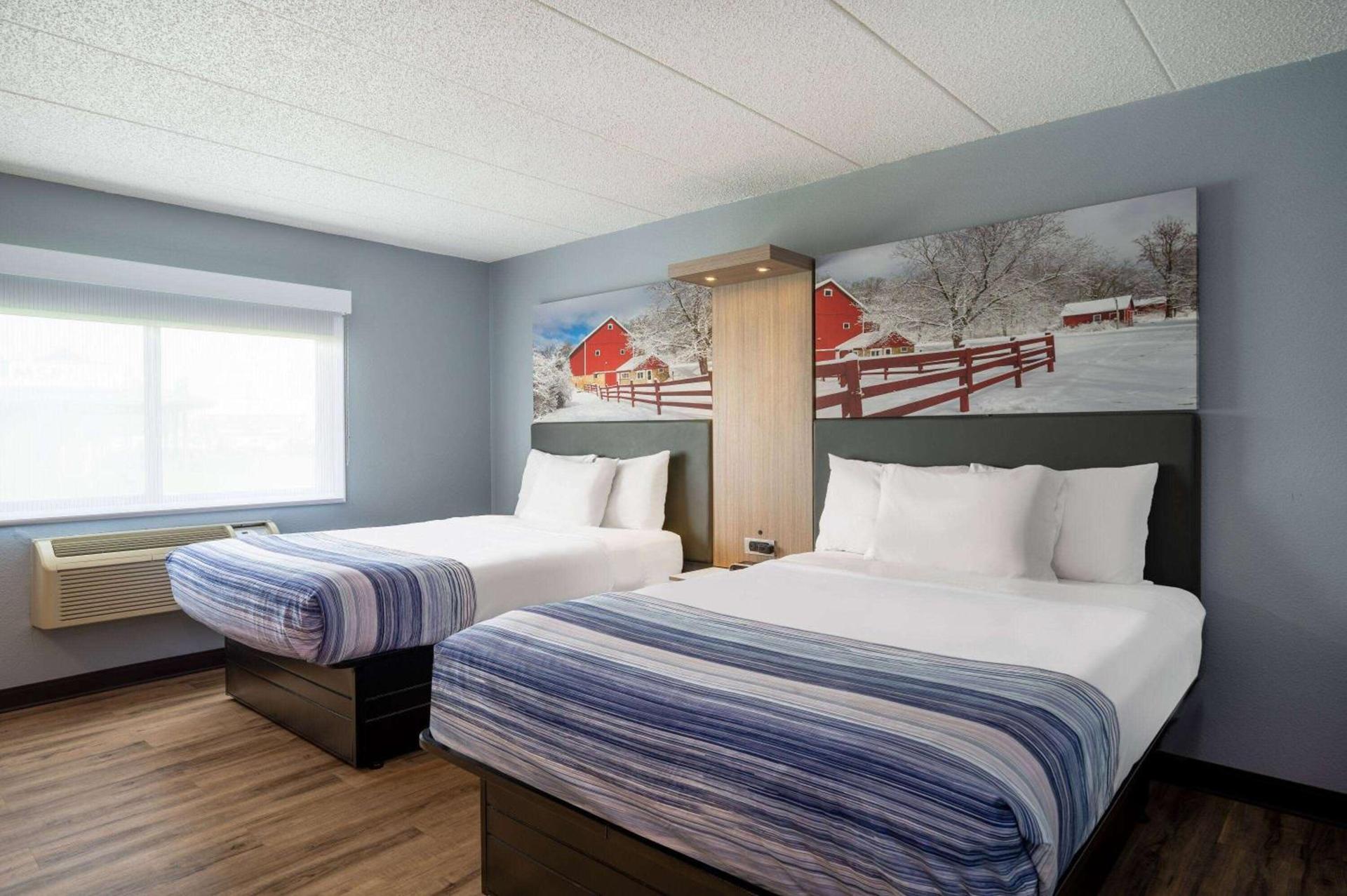 AmericInn by Wyndham Eau Claire photo 18