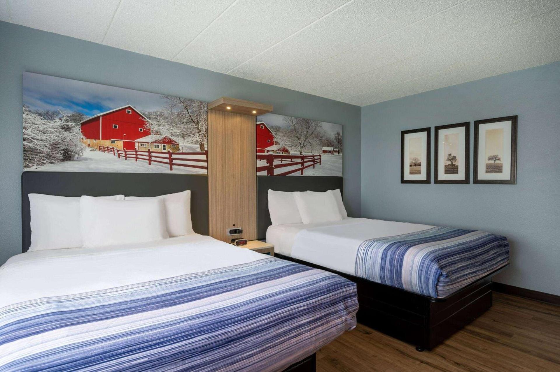 AmericInn by Wyndham Eau Claire photo 19
