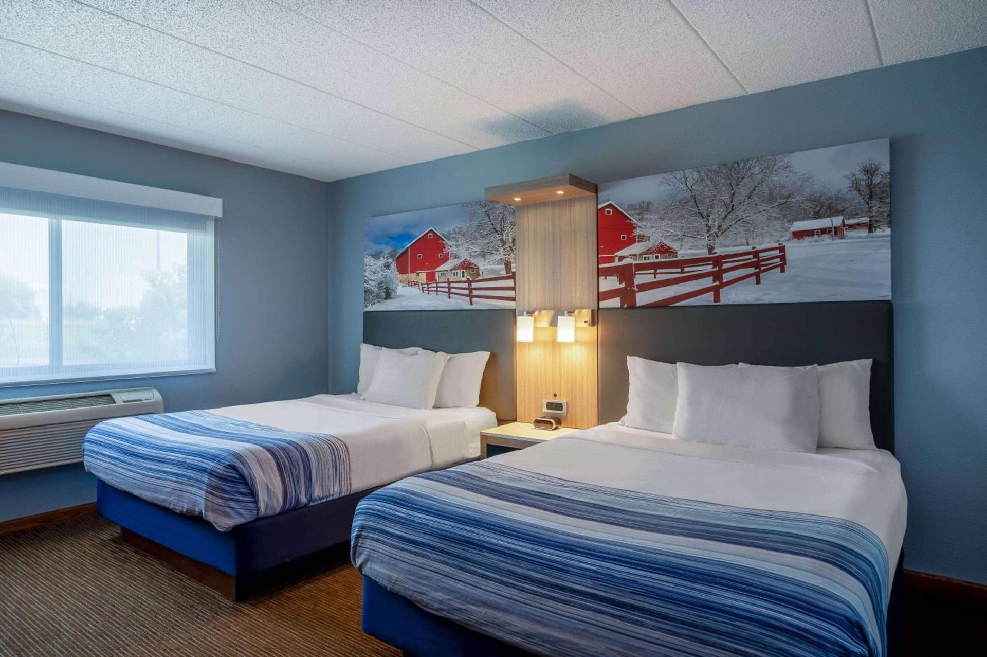 AmericInn by Wyndham Eau Claire photo 21