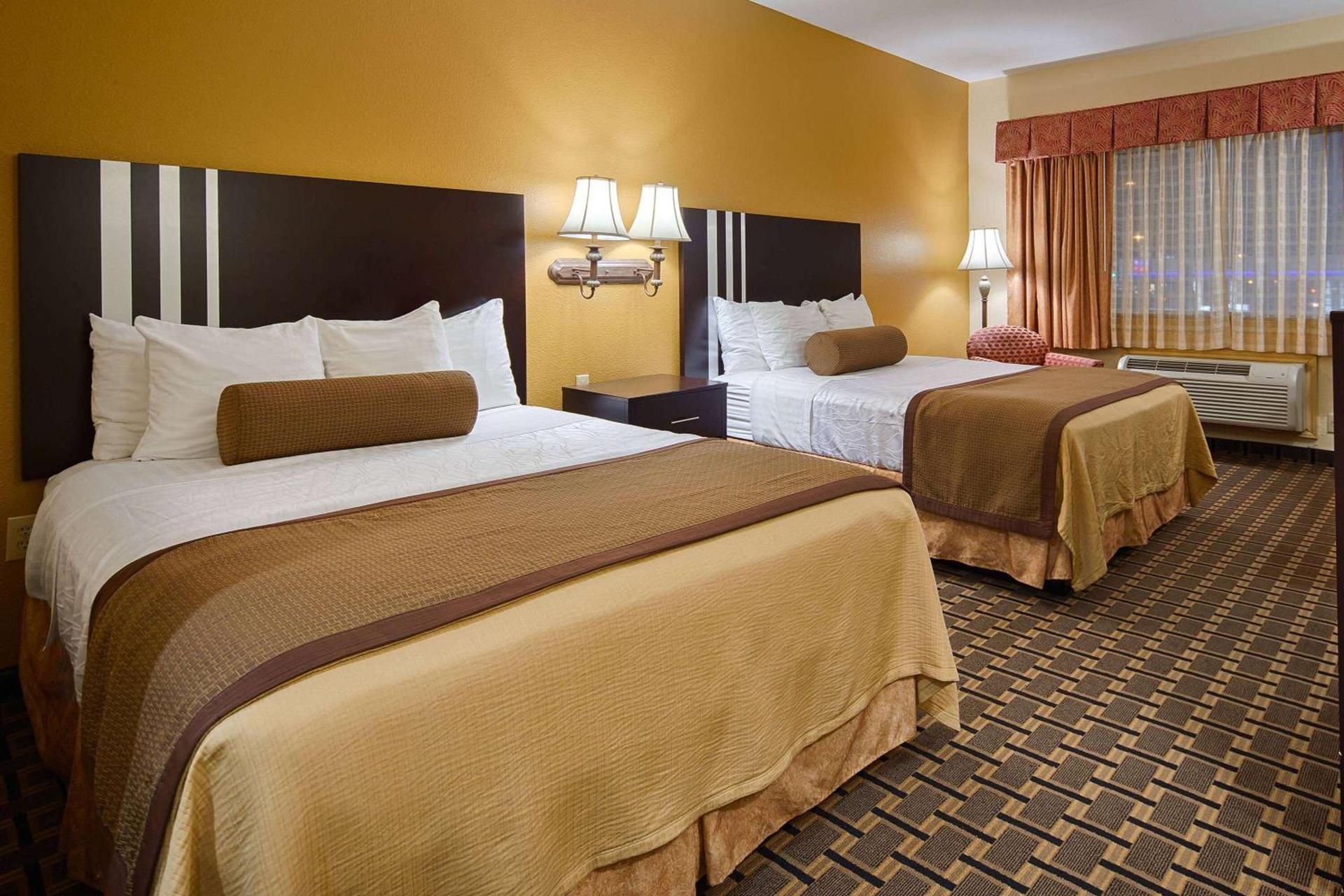Days Inn & Suites by Wyndham Sam Houston Tollway photo 65