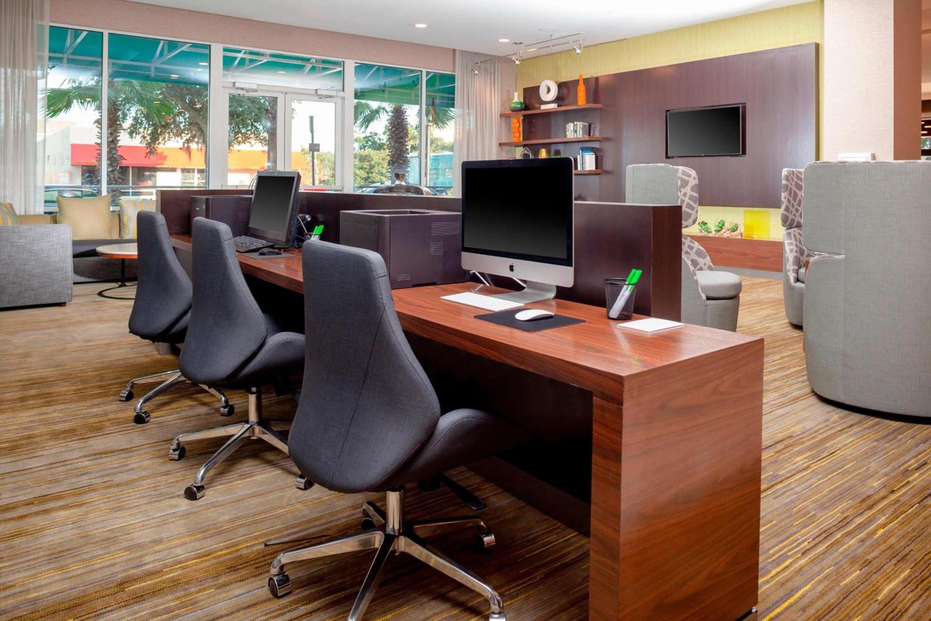 Courtyard by Marriott DeLand Historic Downtown photo 14