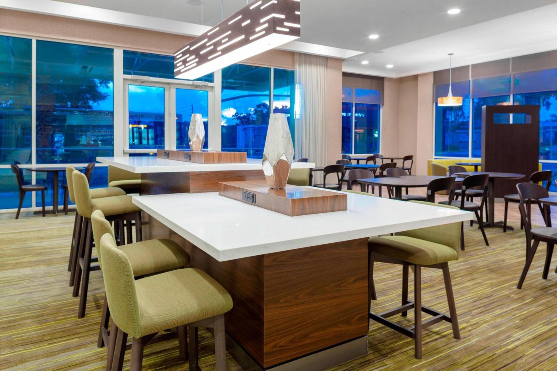 Courtyard by Marriott DeLand Historic Downtown photo 20