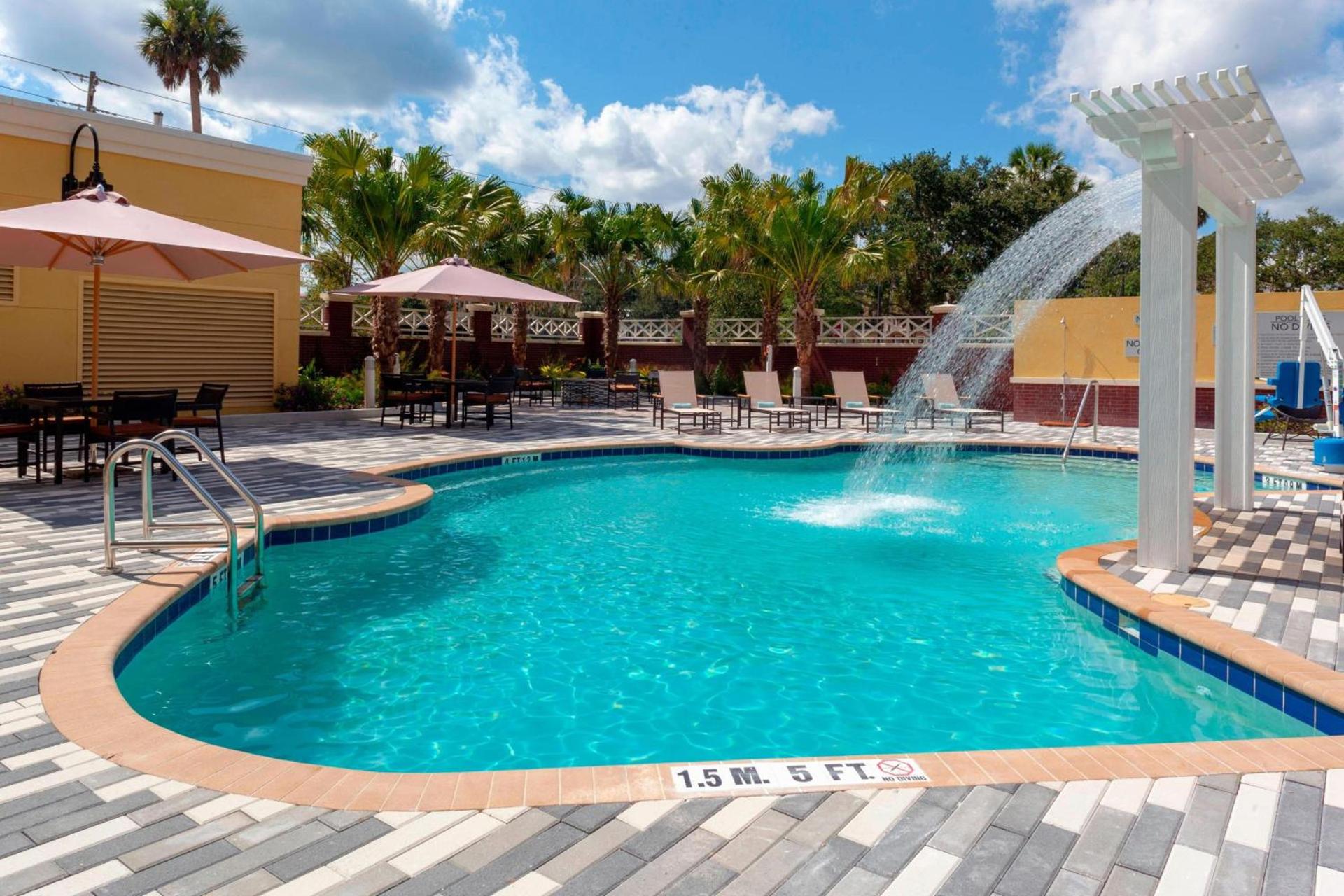 Courtyard by Marriott DeLand Historic Downtown photo 23