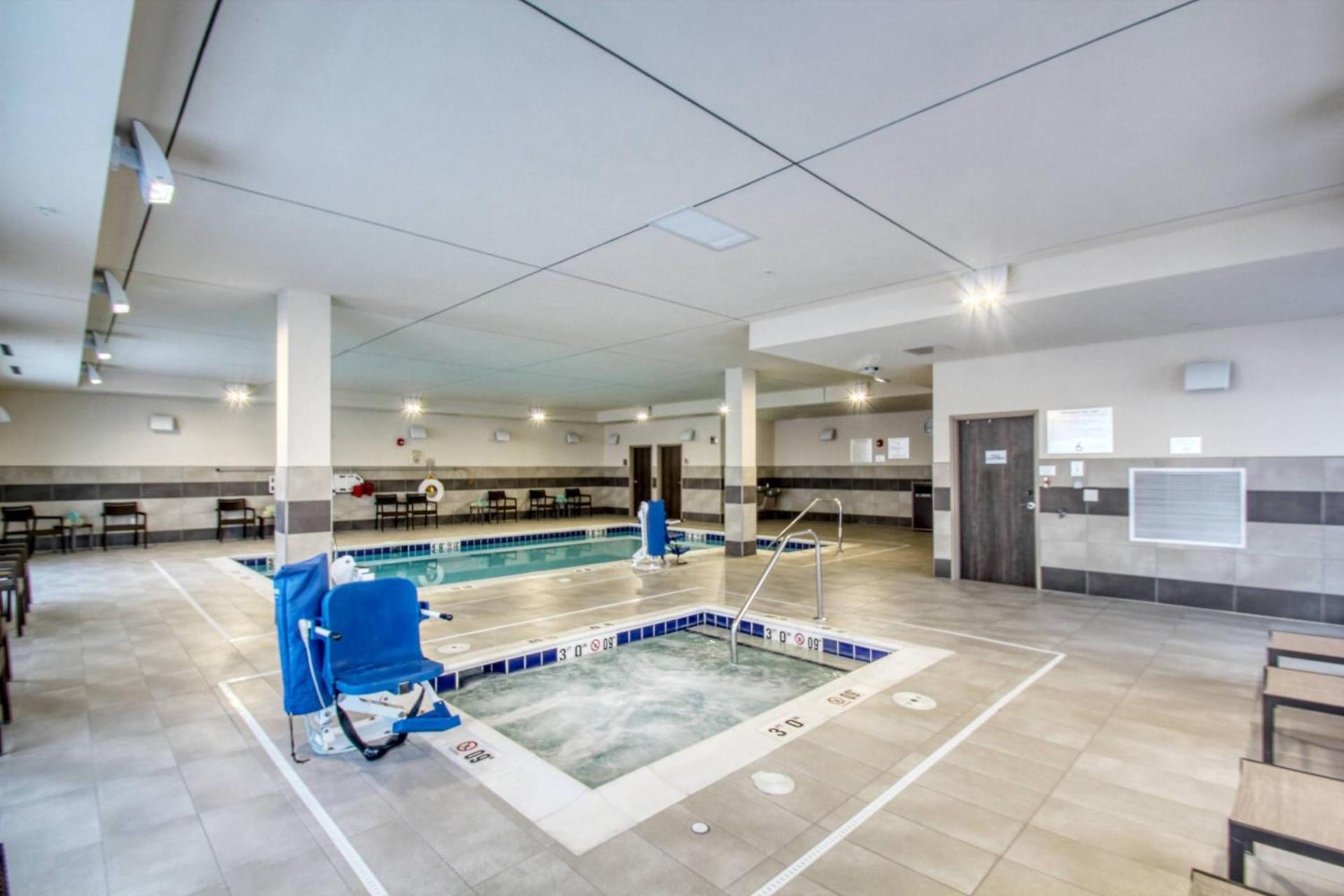 Courtyard by Marriott Fargo photo 64