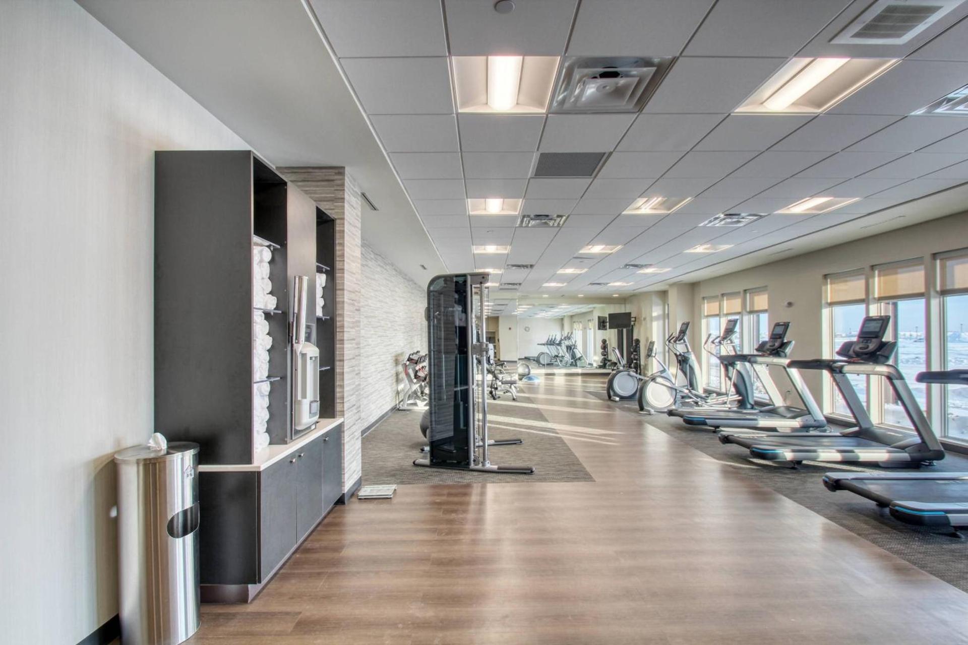 Courtyard by Marriott Fargo photo 65