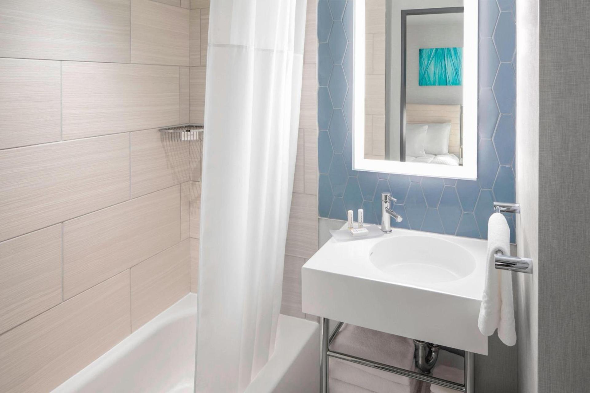 SpringHill Suites by Marriott New York Manhattan/Times Square South photo 15