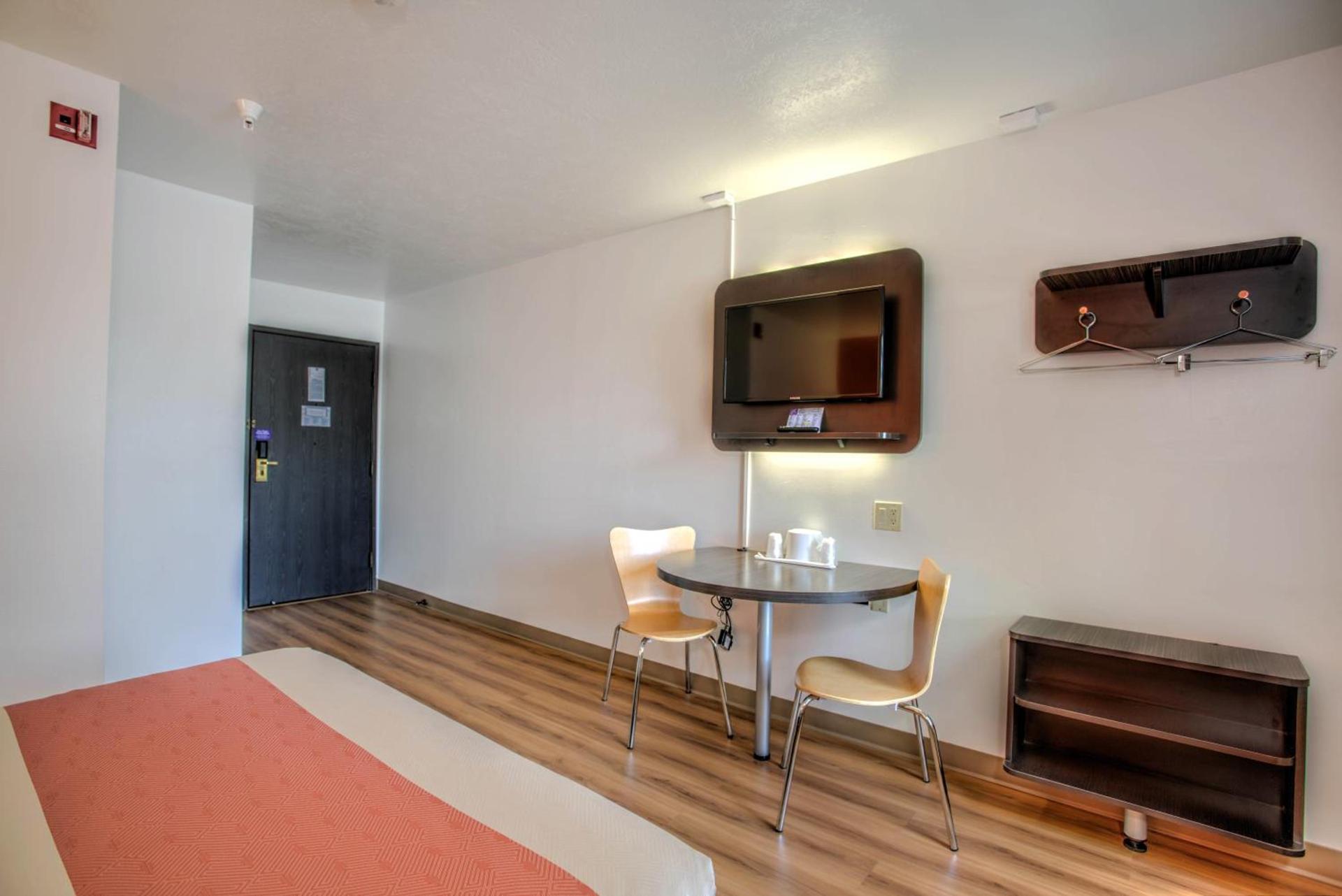 Motel 6-Bozeman, MT photo 14
