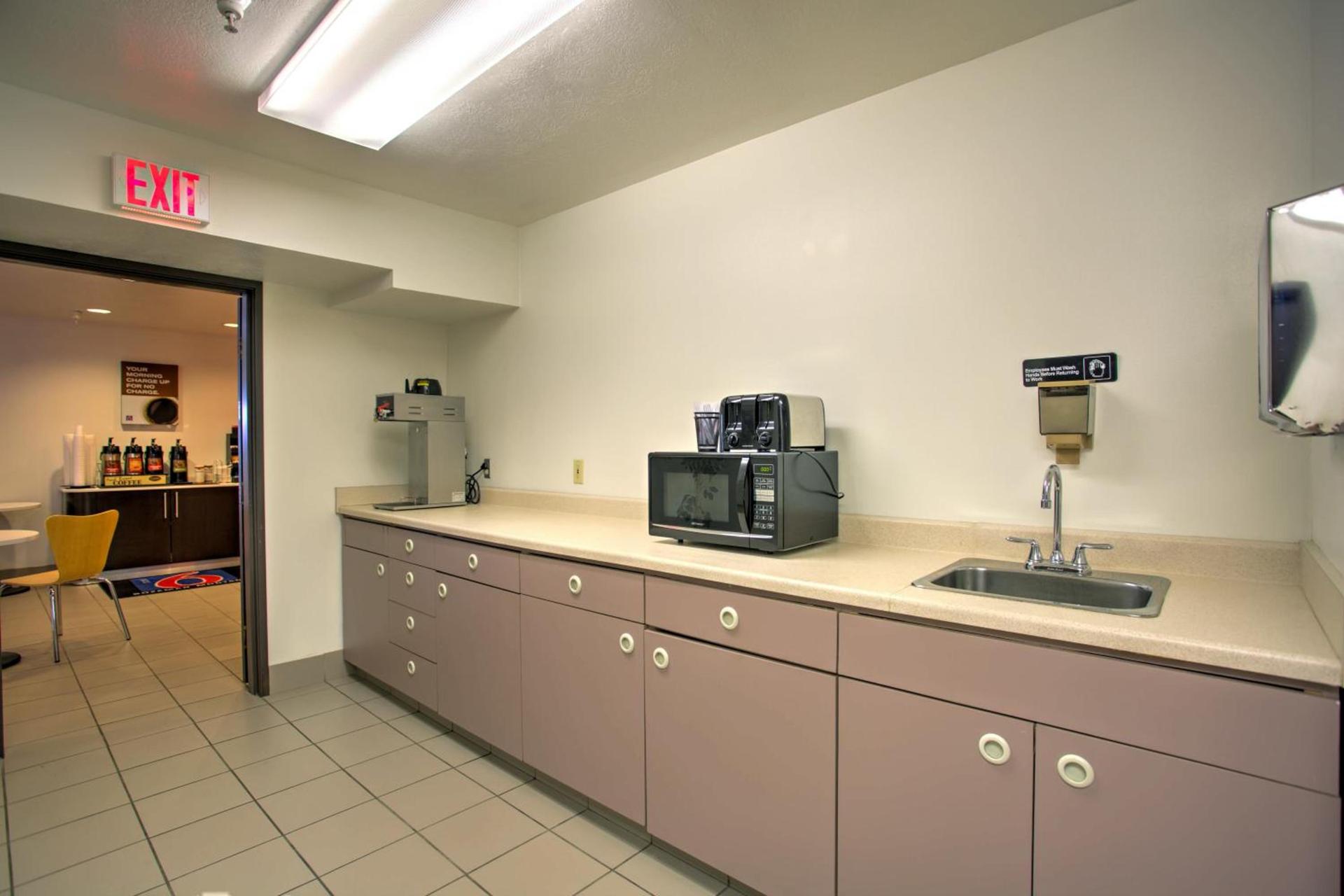 Motel 6-Bozeman, MT photo 19