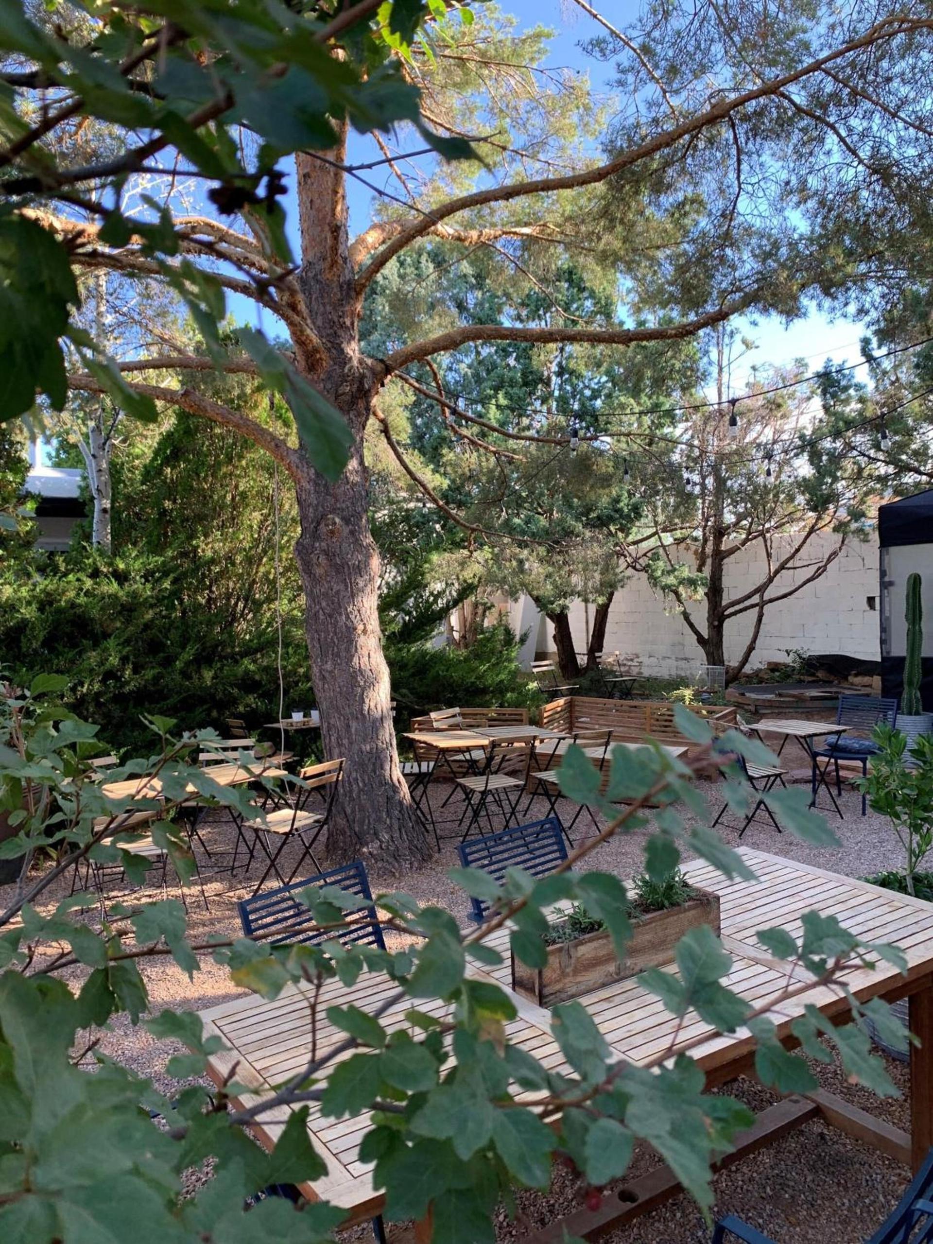 El Rey Court photo 31