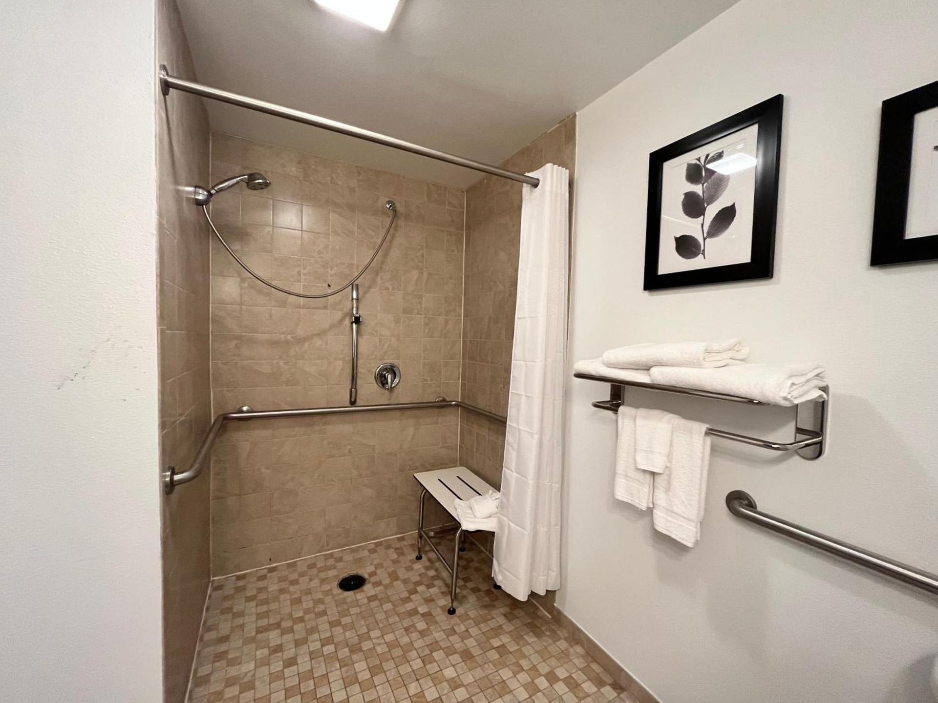 Country Inn & Suites by Radisson, Harrisburg - Hershey West, PA photo 63