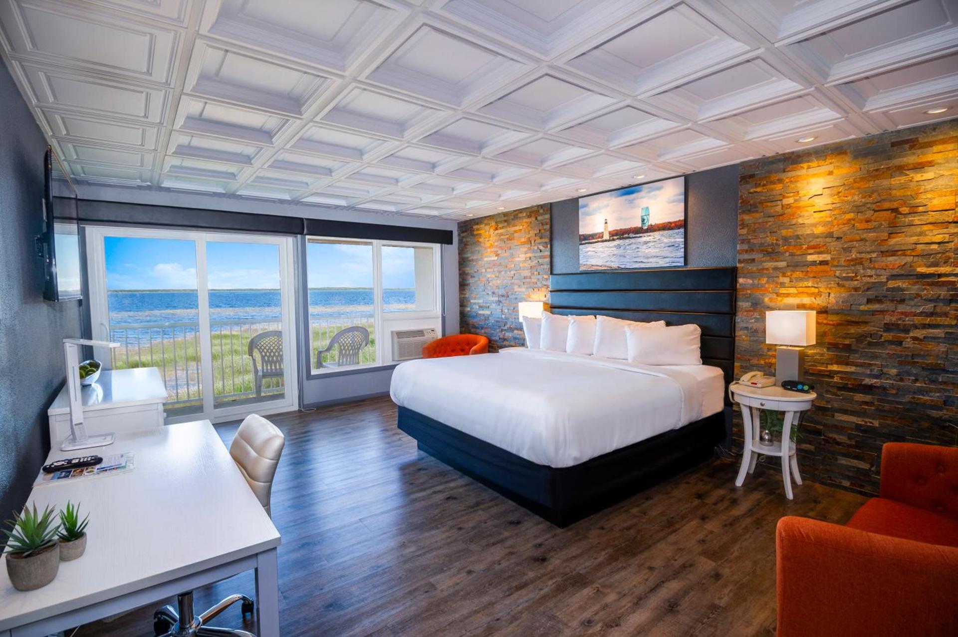 Terrace Bay Hotel - Lakefront photo 32