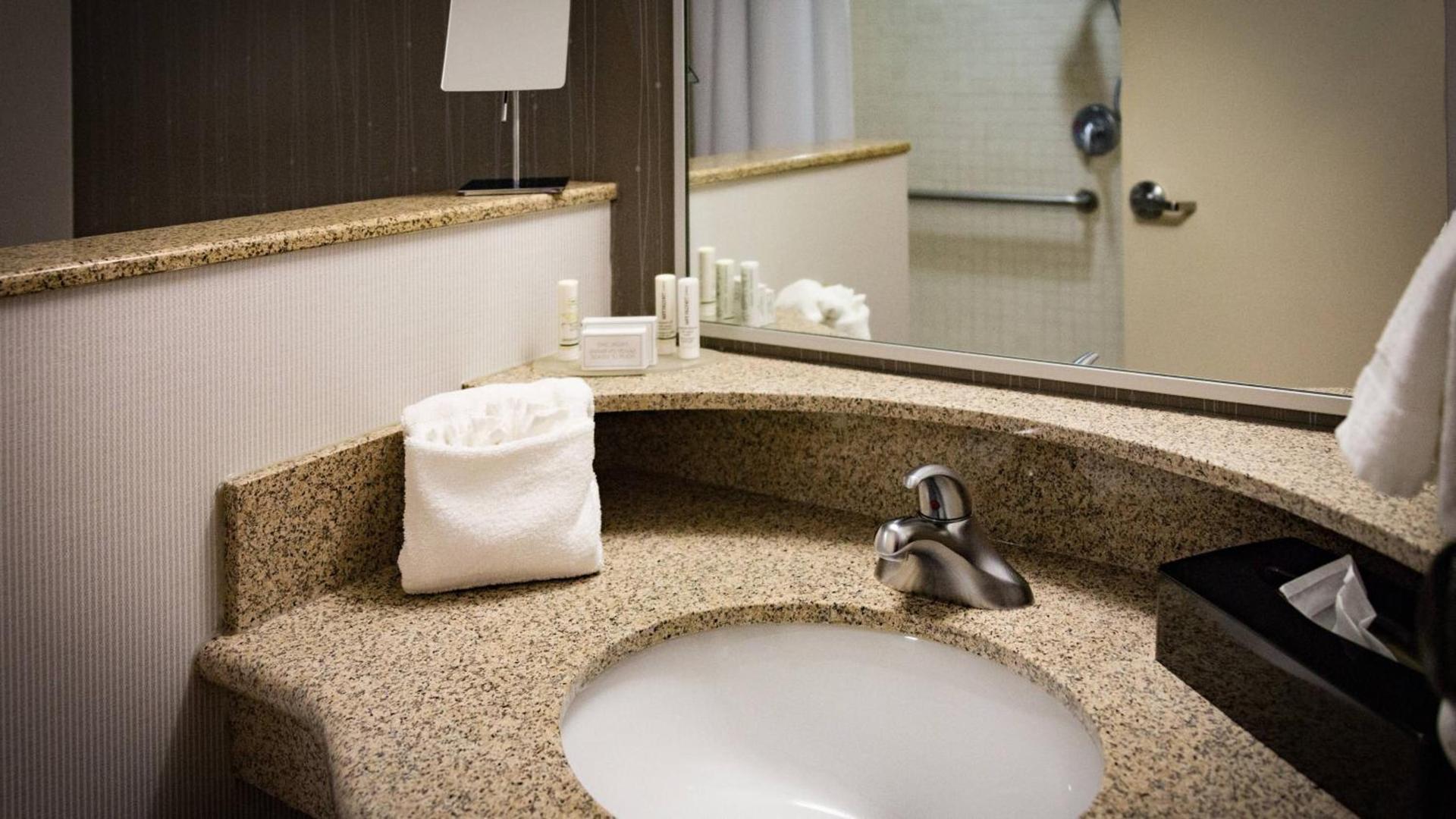Courtyard by Marriott Norman photo 36