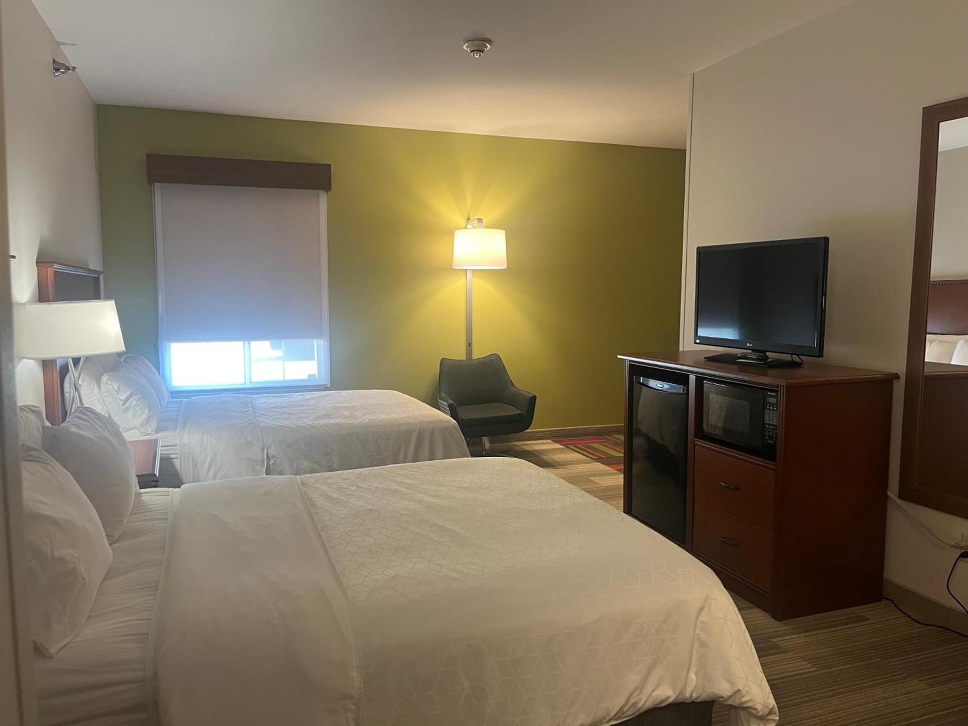 Holiday Inn Express Hotel & Suites Sioux Falls At Empire Mall by IHG photo 8
