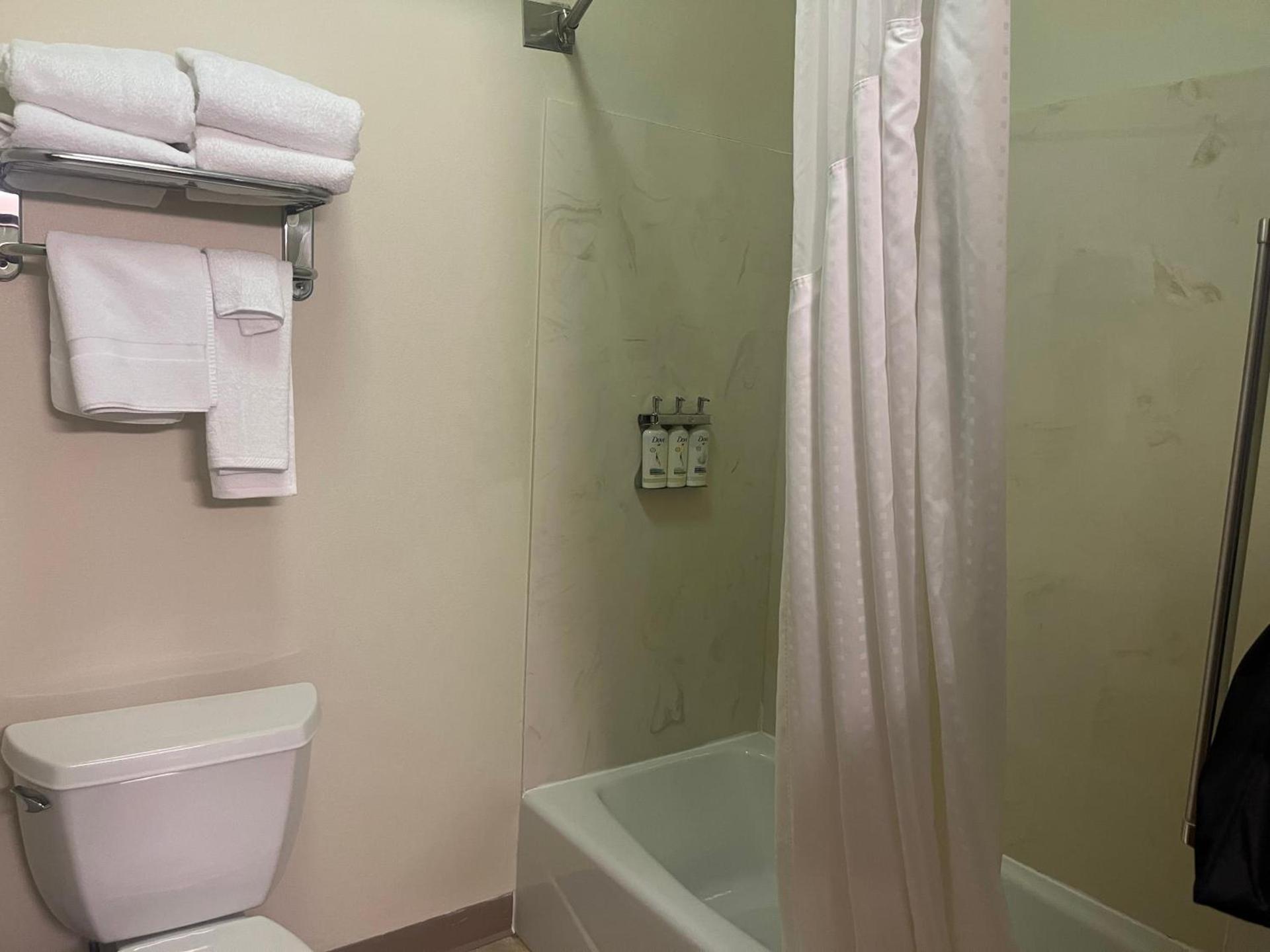 Holiday Inn Express Hotel & Suites Sioux Falls At Empire Mall by IHG photo 23