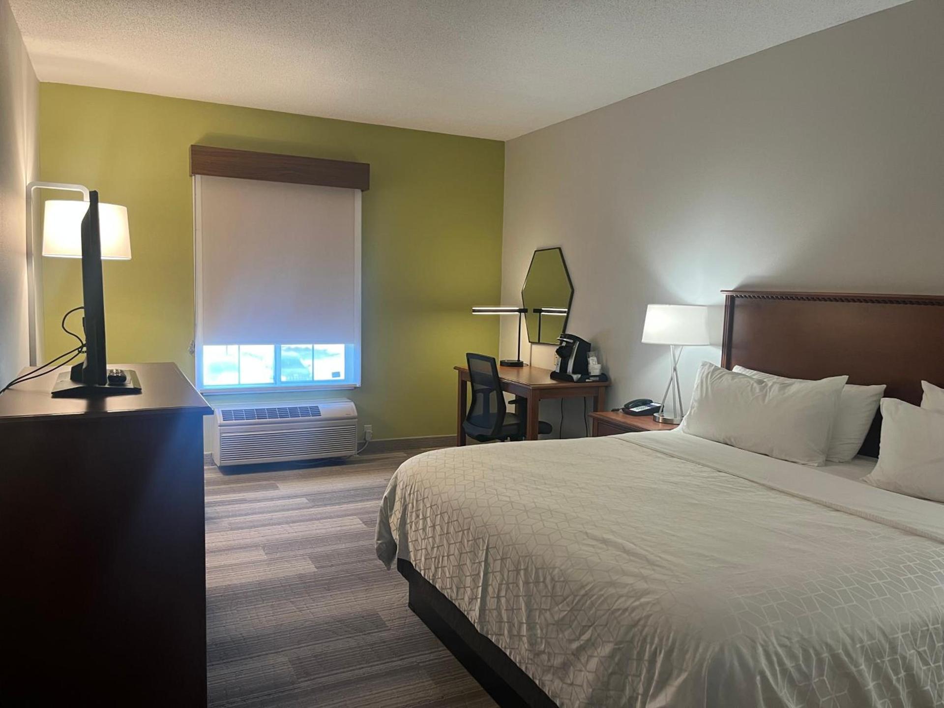 Holiday Inn Express Hotel & Suites Sioux Falls At Empire Mall by IHG photo 25