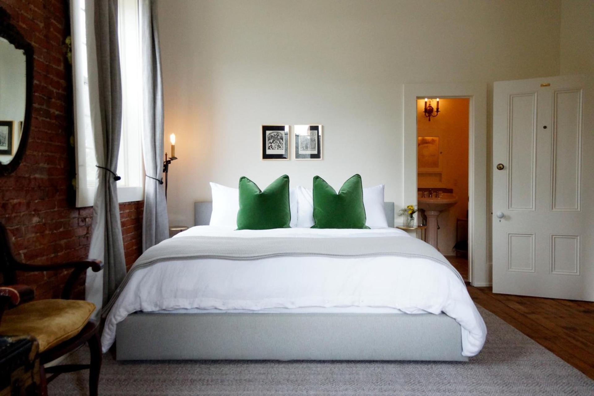 Imperial Hotel + Restaurant photo 8