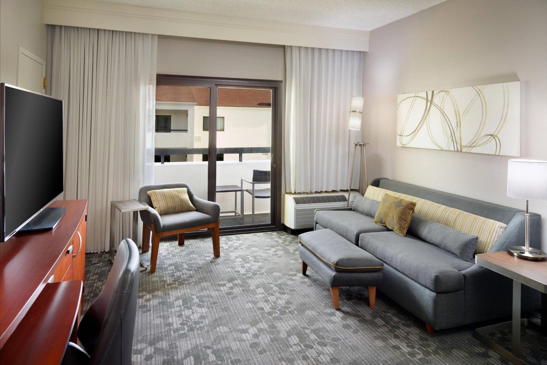 Courtyard by Marriott Atlanta Airport South/Sullivan Road photo 18