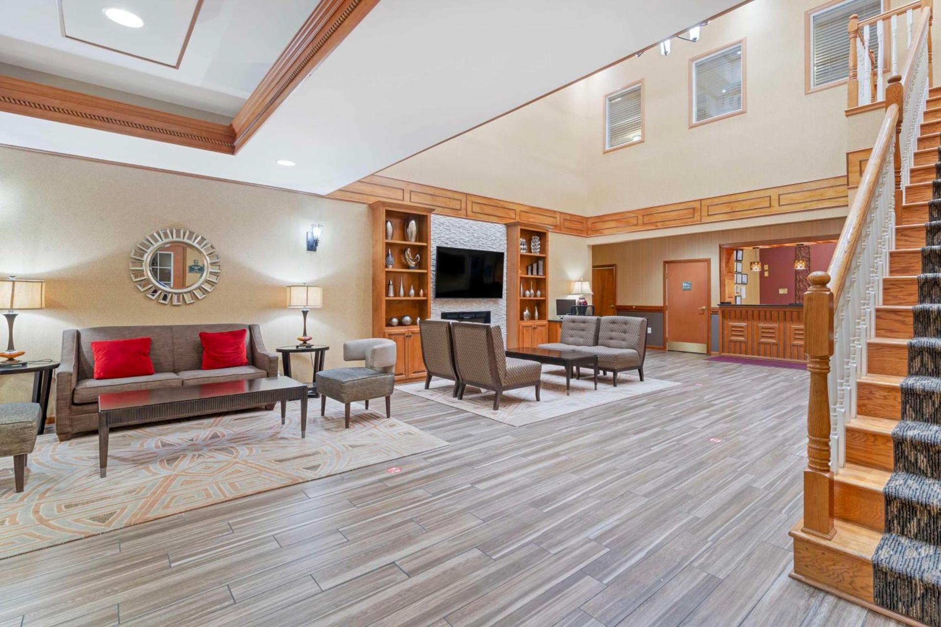 Best Western Plus Bradbury Inn and Suites photo 3