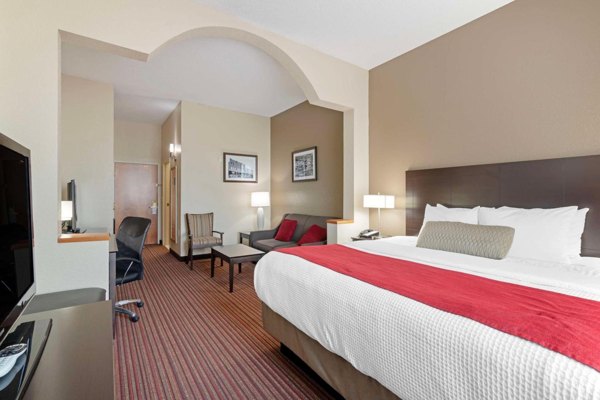 Best Western Plus Bradbury Inn and Suites photo 4